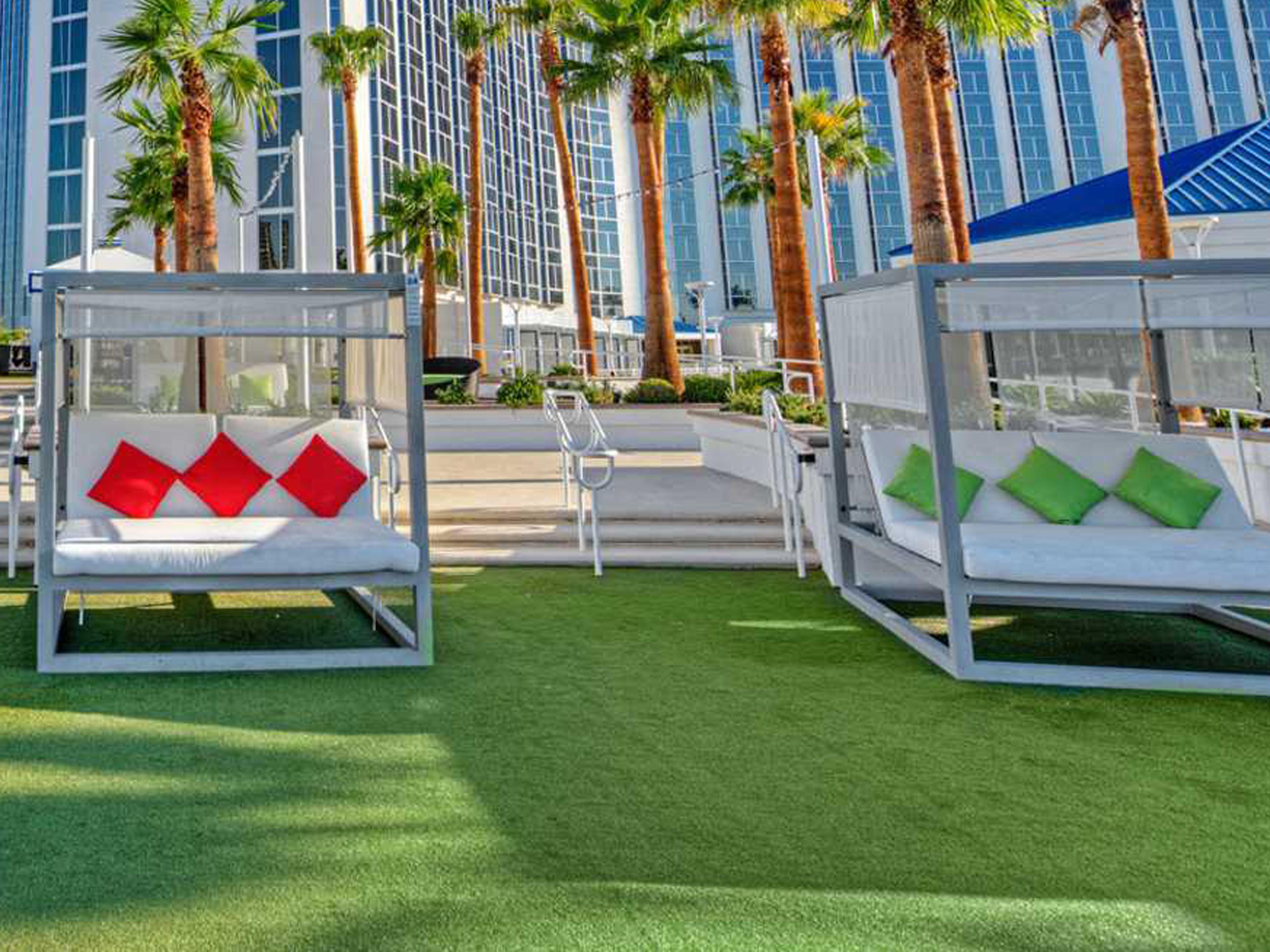 Decoscape Breeze Aluminum Cushion Lounge Set