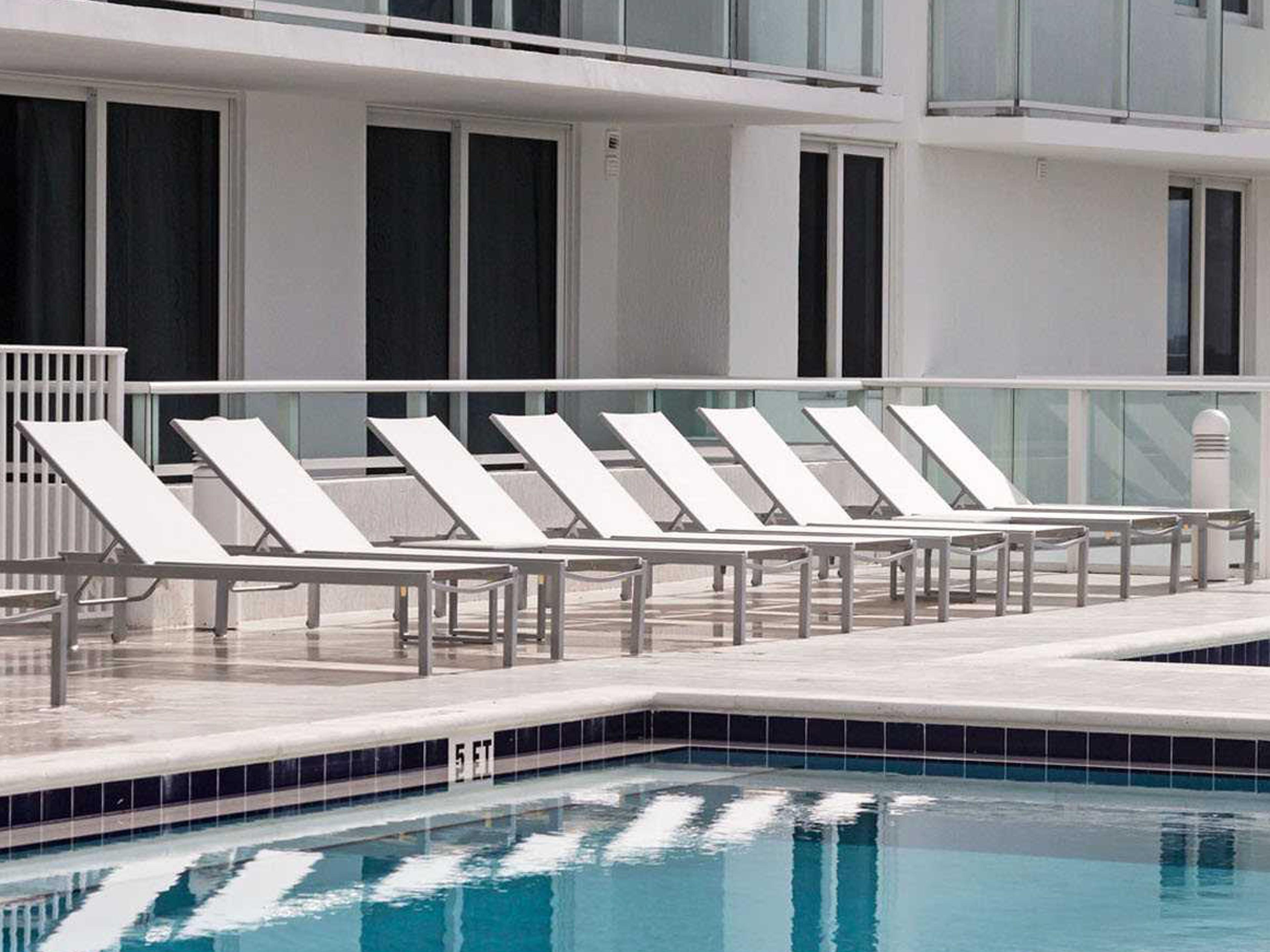 Decoscape Fusion Aluminum Sling Lounge Set