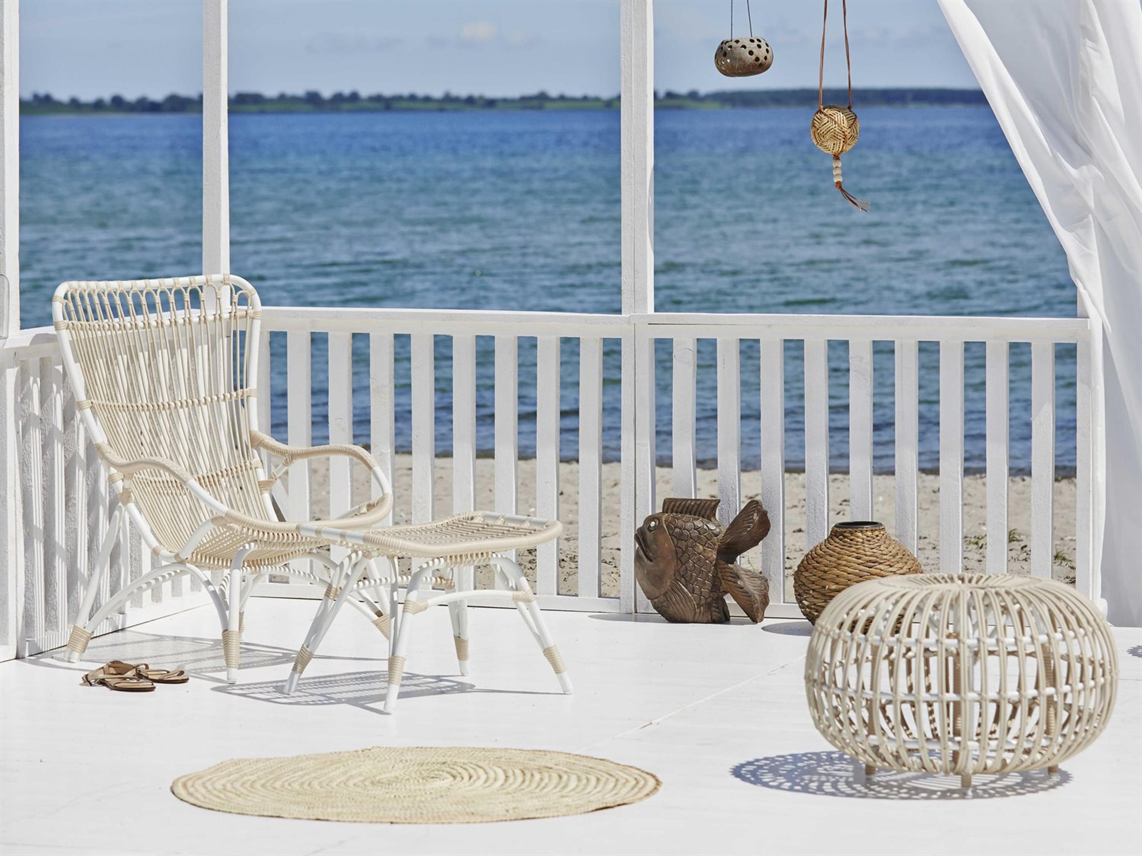 Sika Design Exterior Aluminum Dove White Monet Outdoor Patio Lounge Set