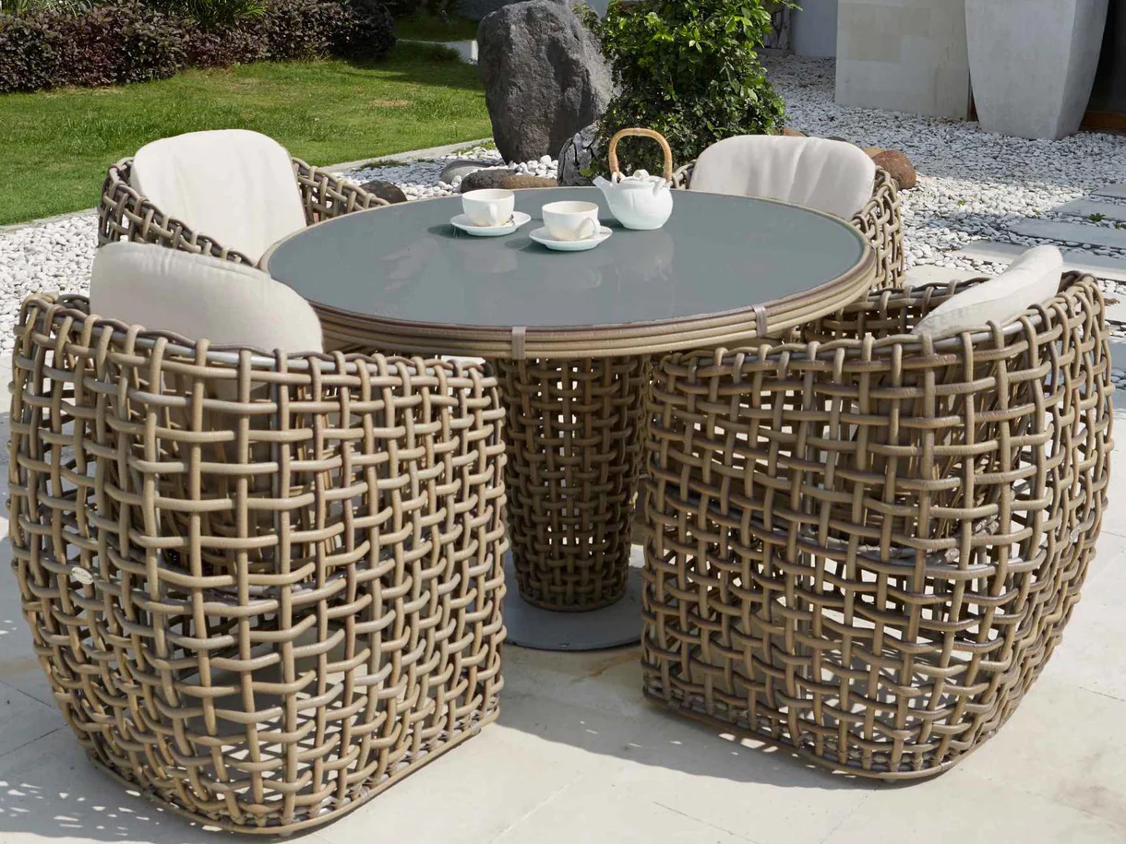 Skyline Design Dynasty Kubu Mushroom Aluminum Dining Set