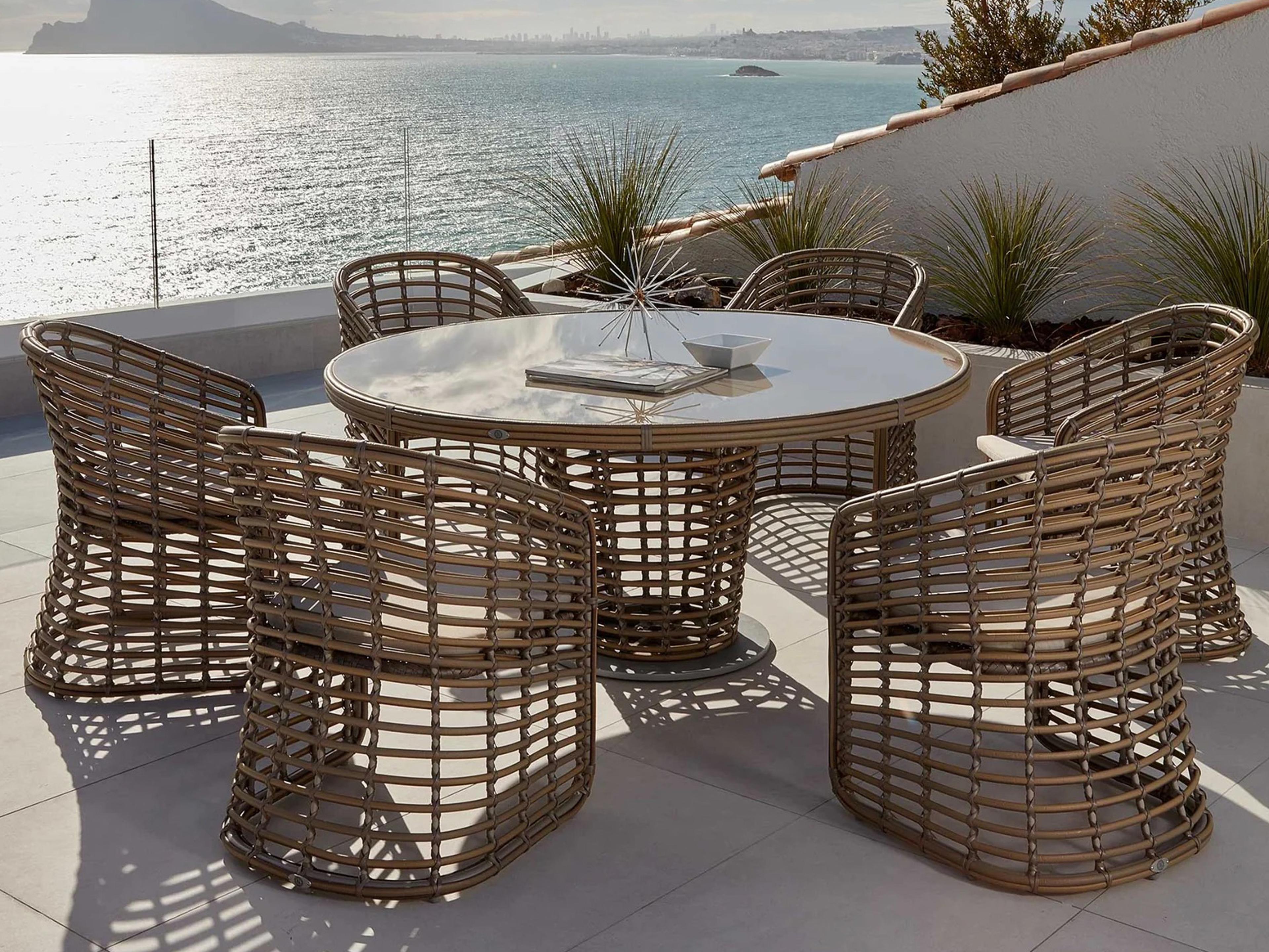 Skyline Design Ruby Kubu Mushroom Aluminum Dining Set