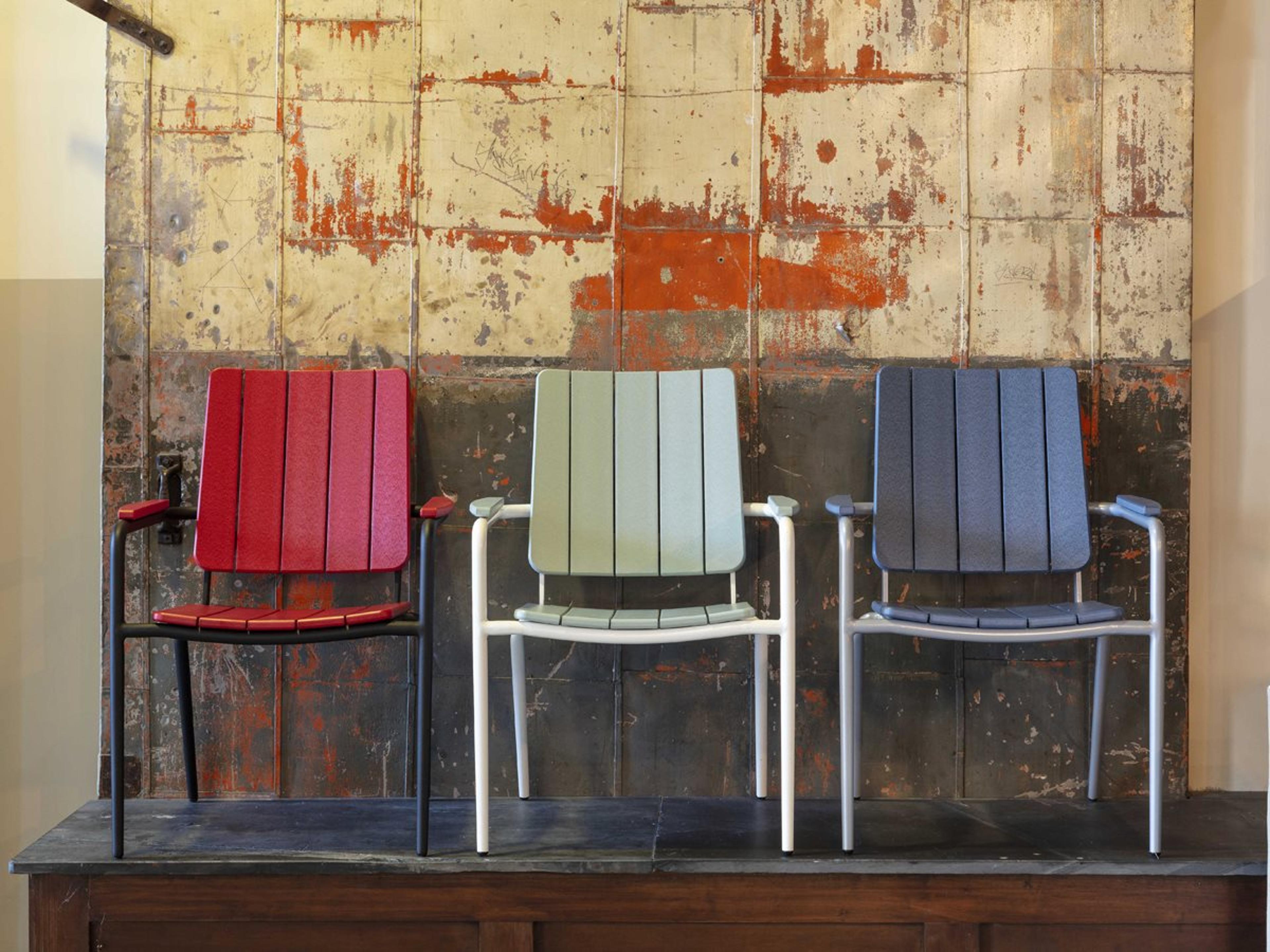 Seaside Casual Hip Aluminum Dning Chair Set