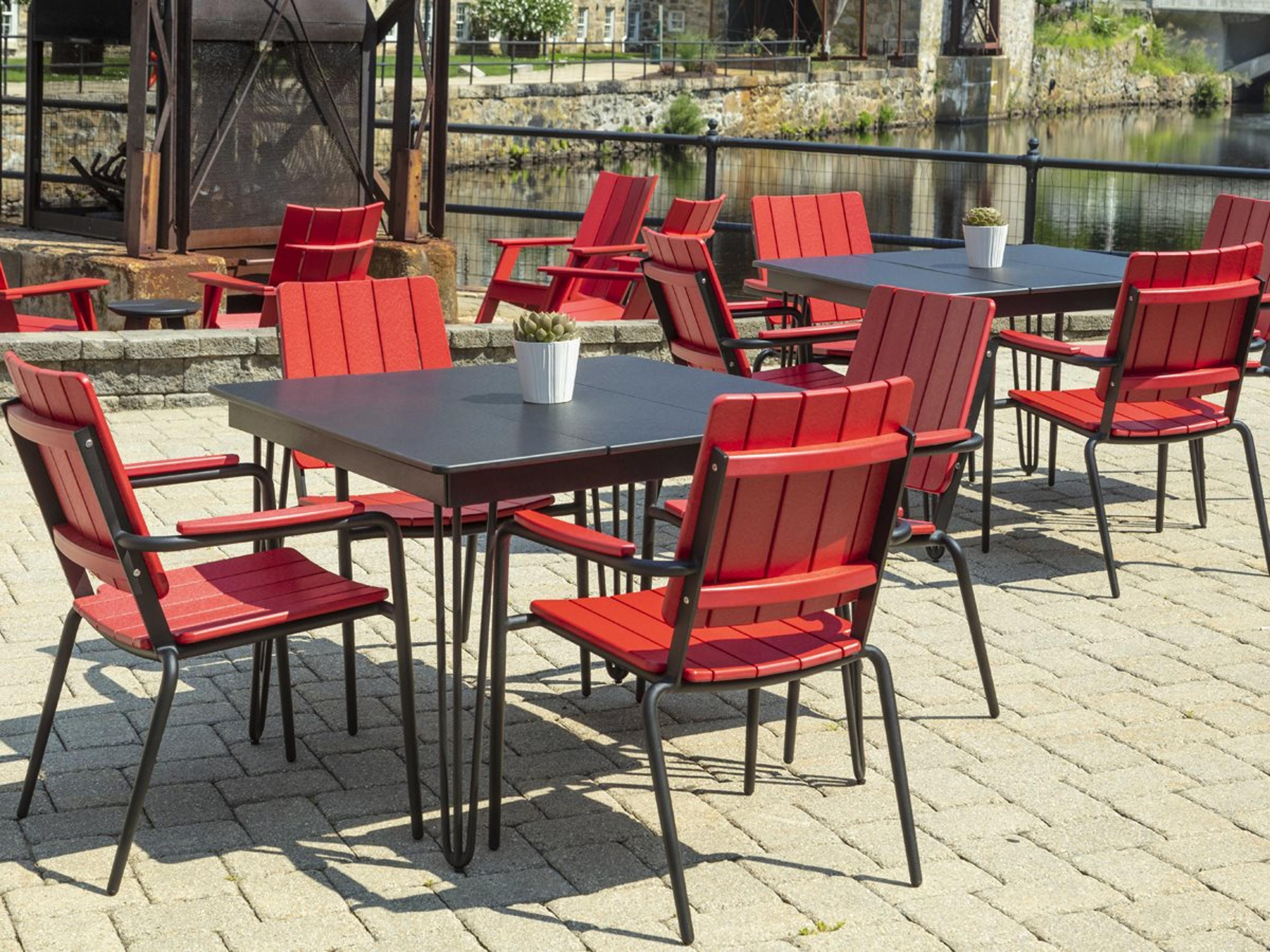 Seaside Casual Hip Aluminum Outdoor Patio Dining Set