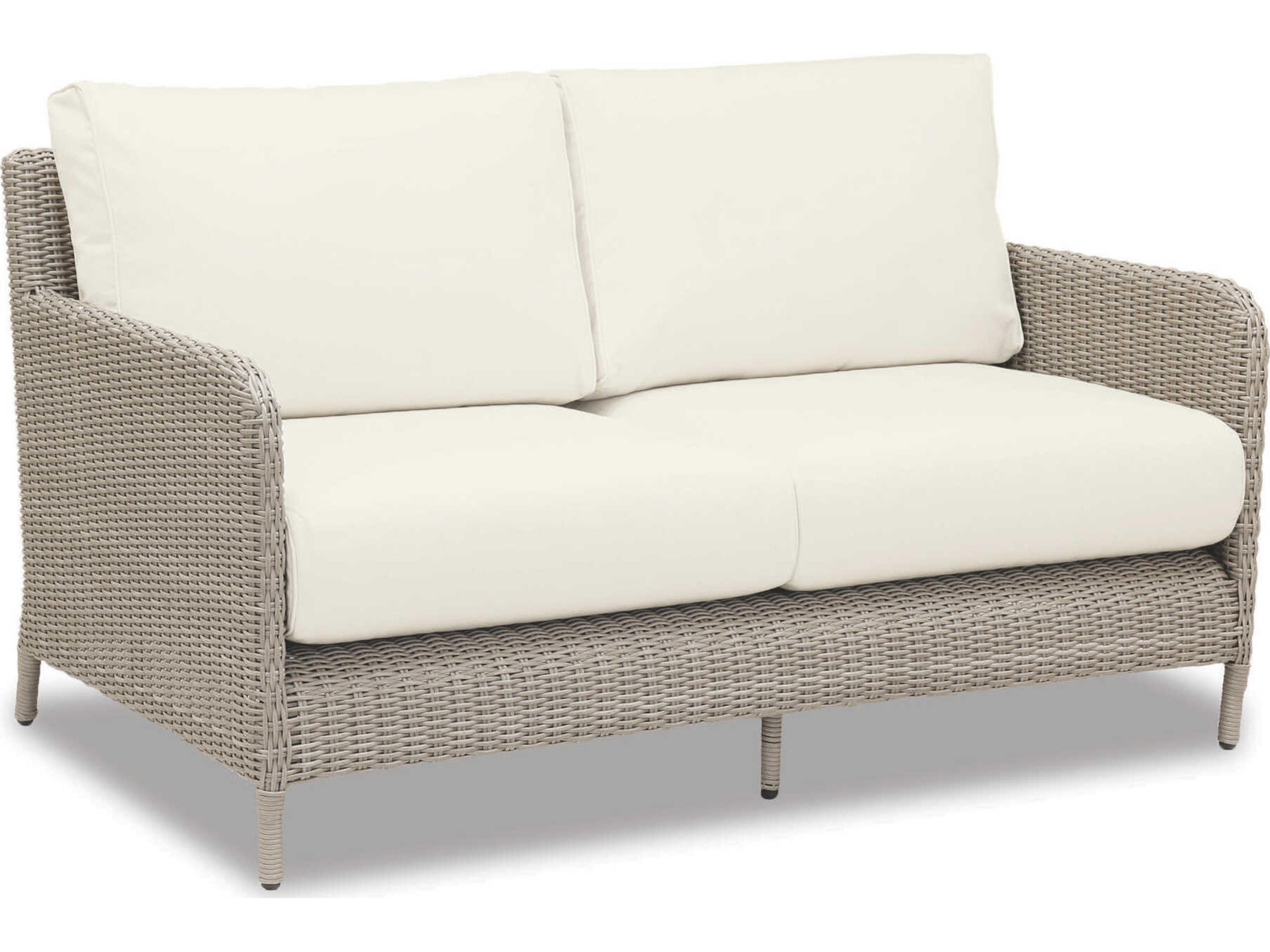 Manhattan Wicker Outdoor Loveseat