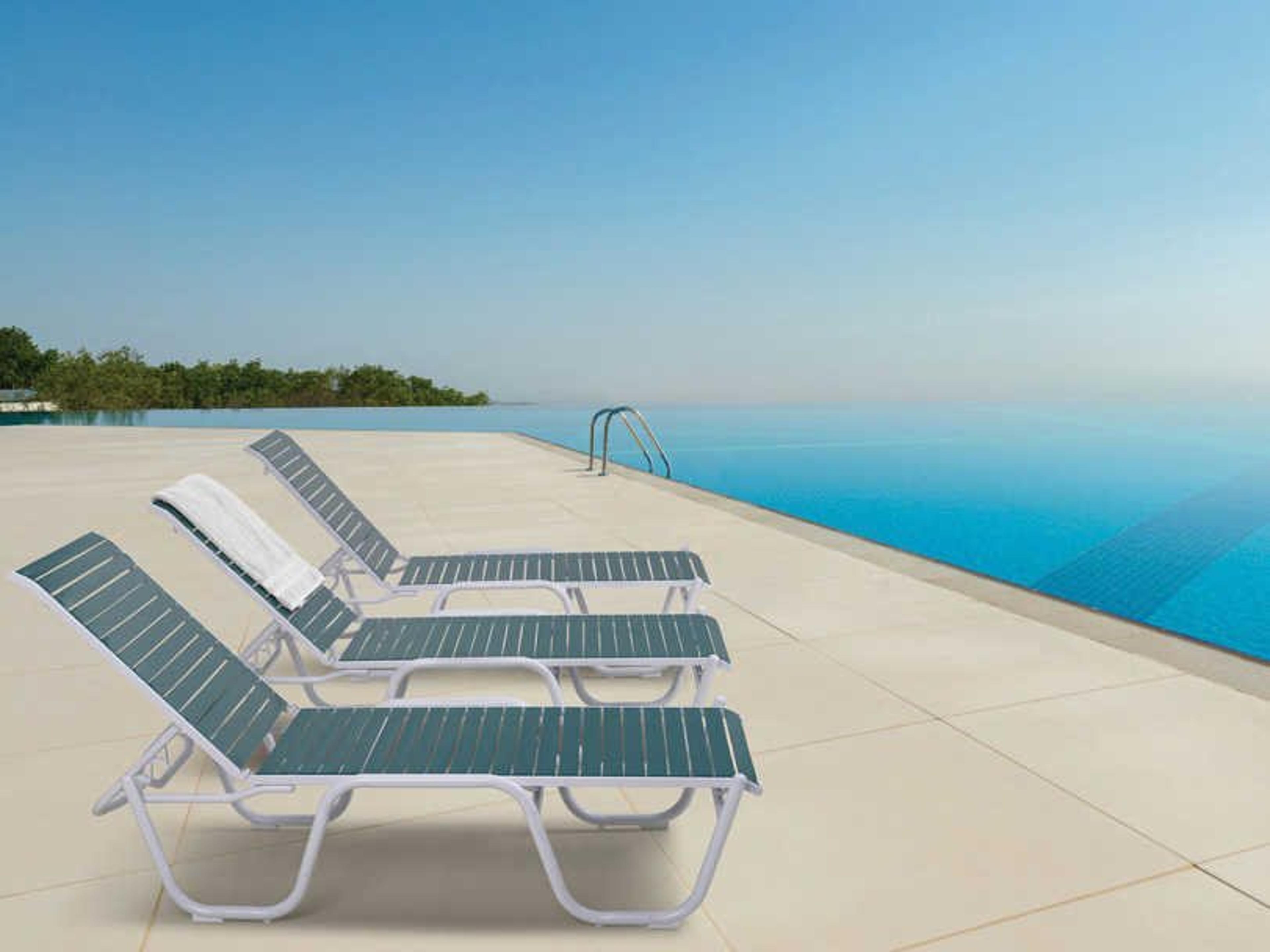 Telescope Casual Reliance Contract Strap Aluminum Outdoor Lounge Set