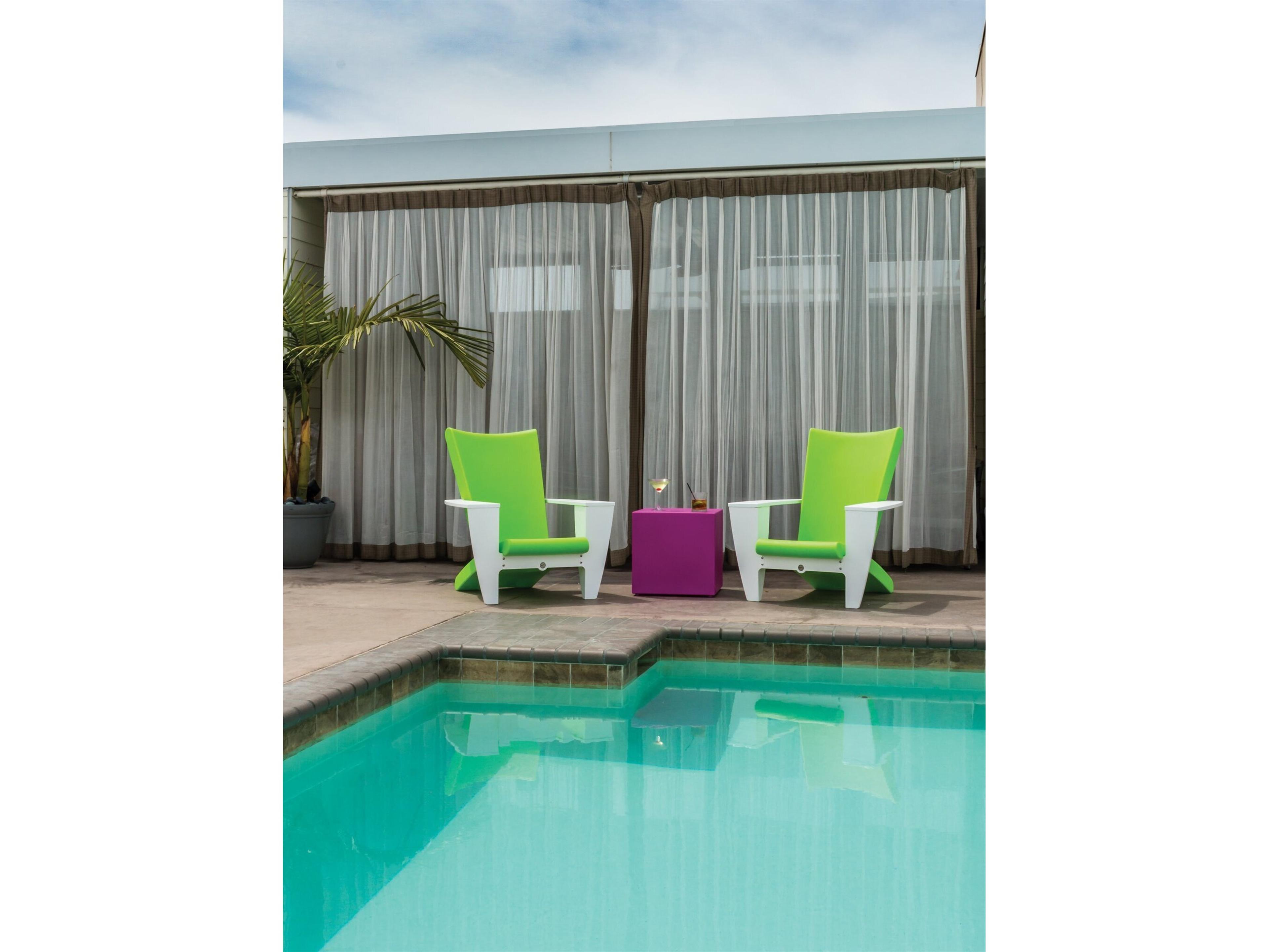 Tropitone Curve Lounge Set