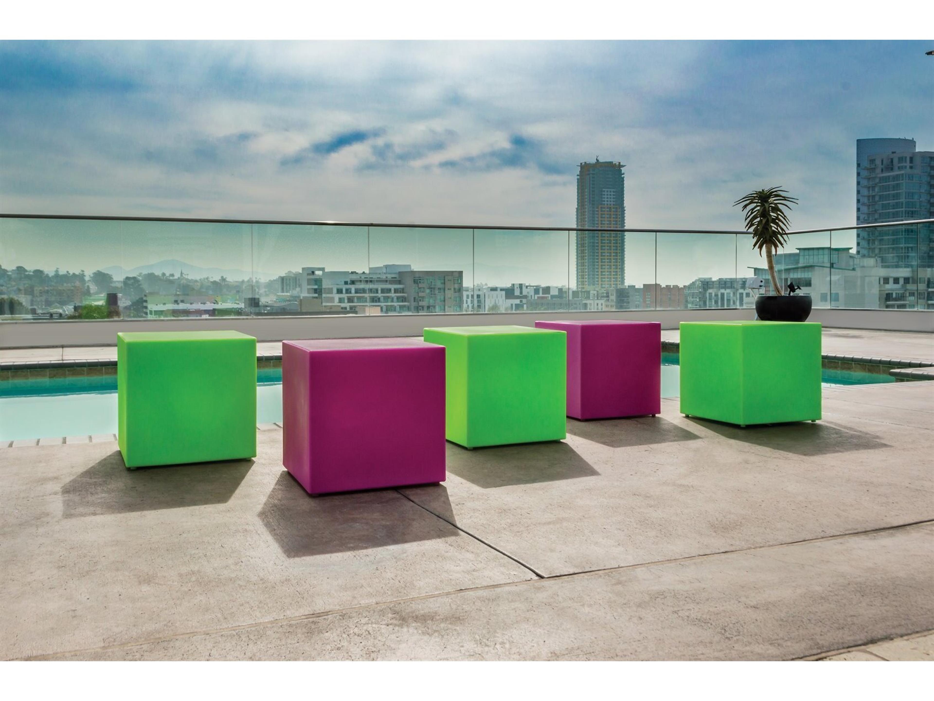 Tropitone Curve Lounge Set