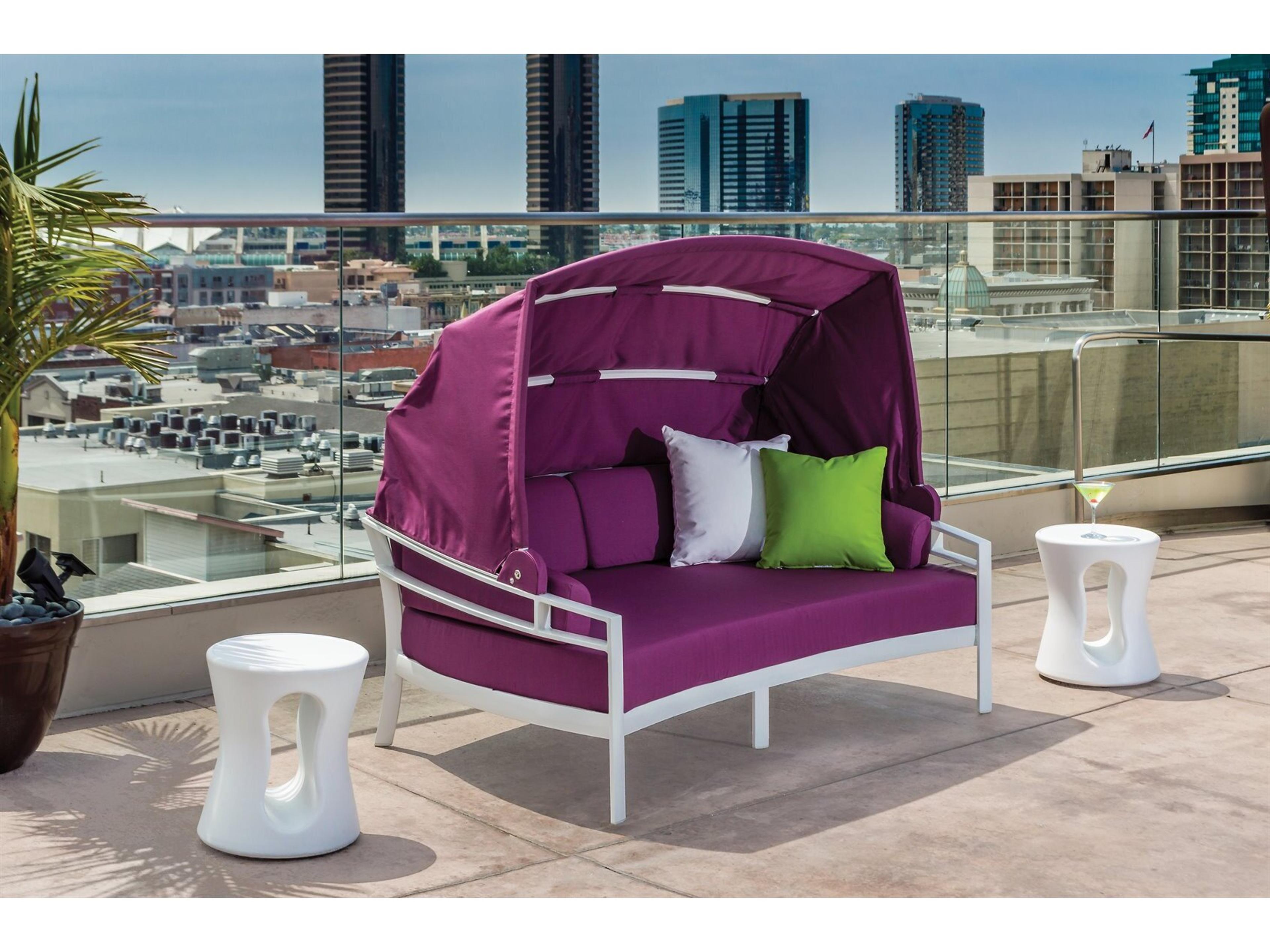 Tropitone Kor Cushion Aluminum Lounge Set