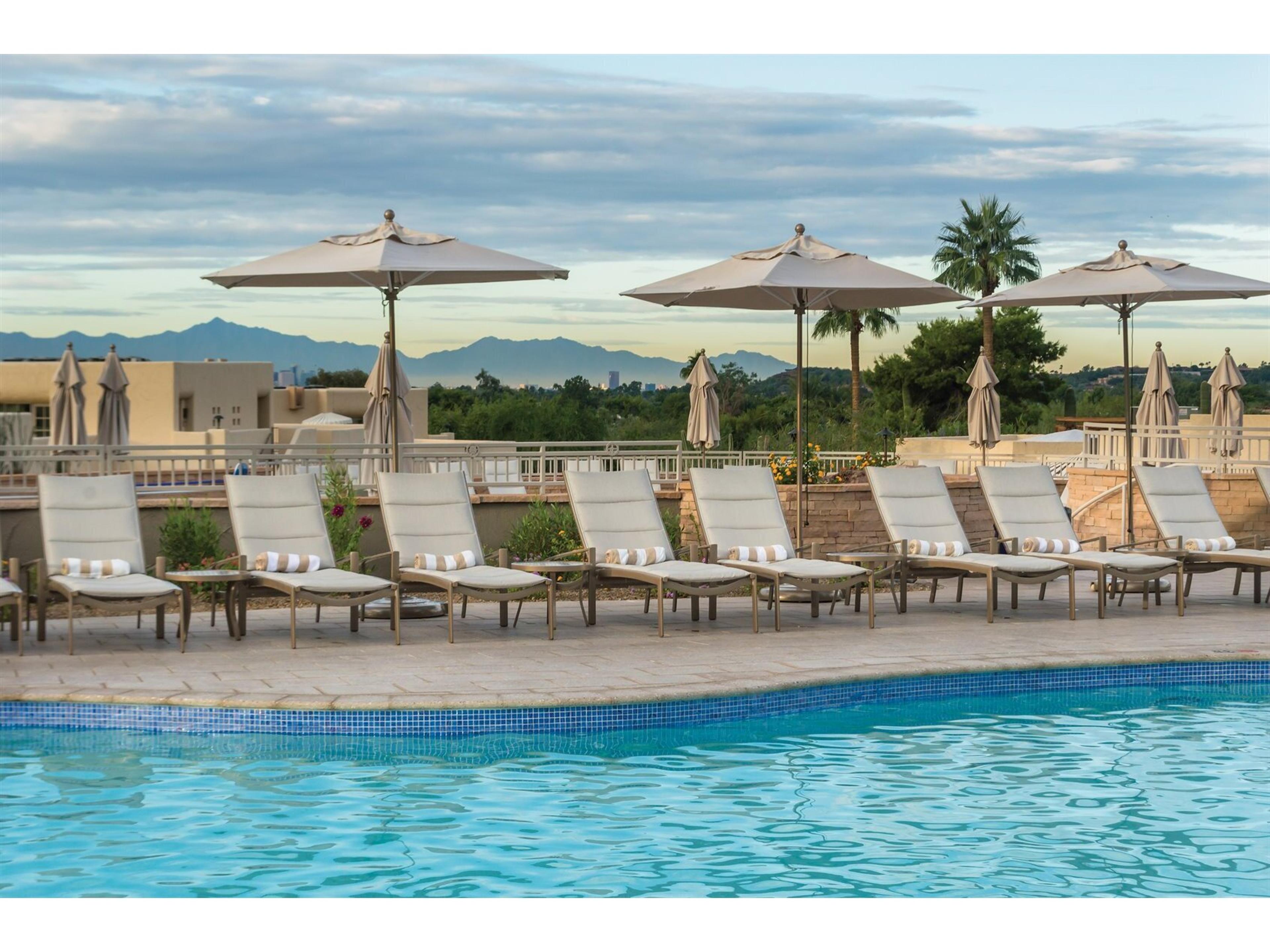 Tropitone Kor Padded Sling Aluminum Lounge Set