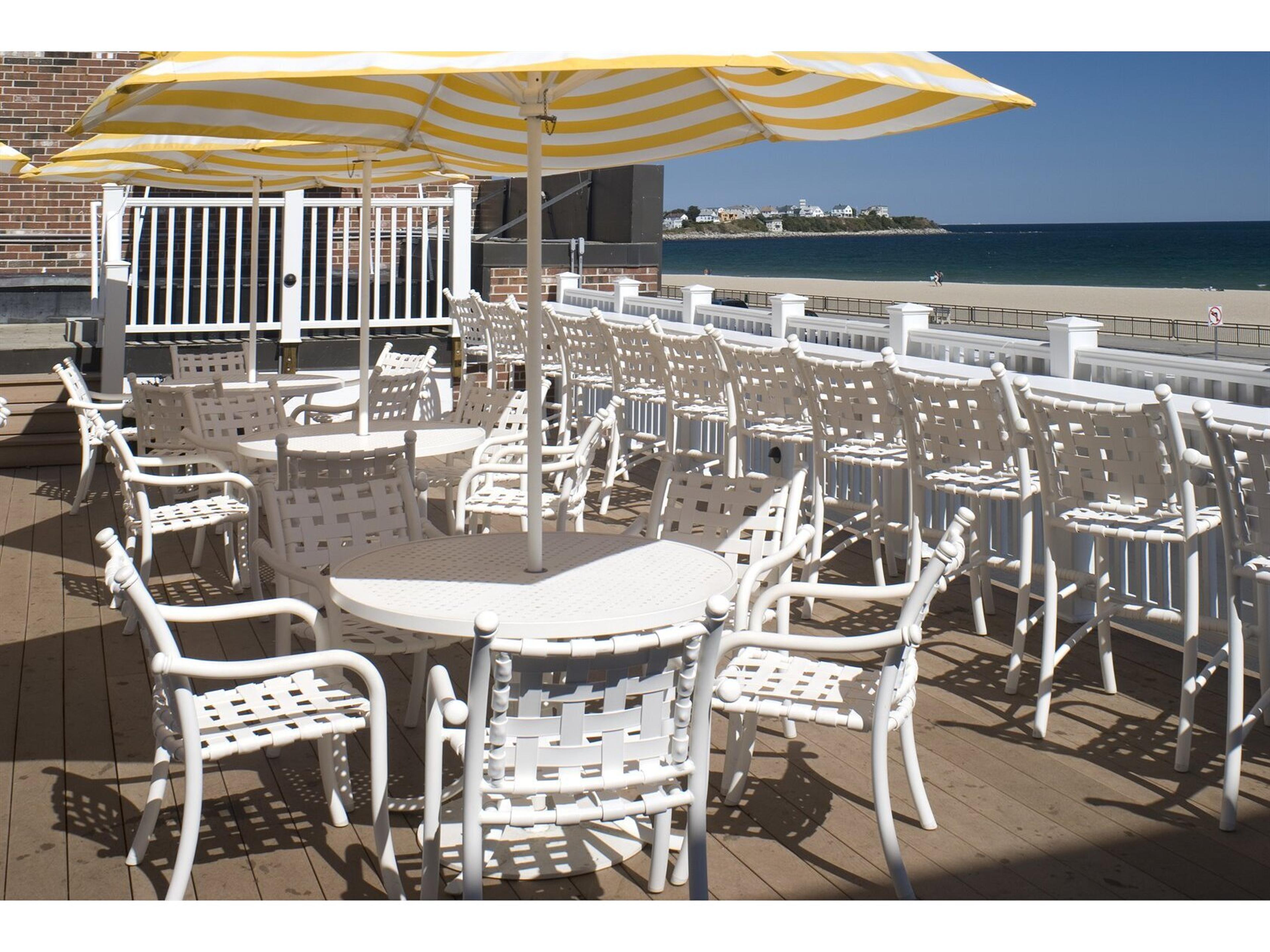 Tropitone La Scala Cross Strap Aluminum Dining Set