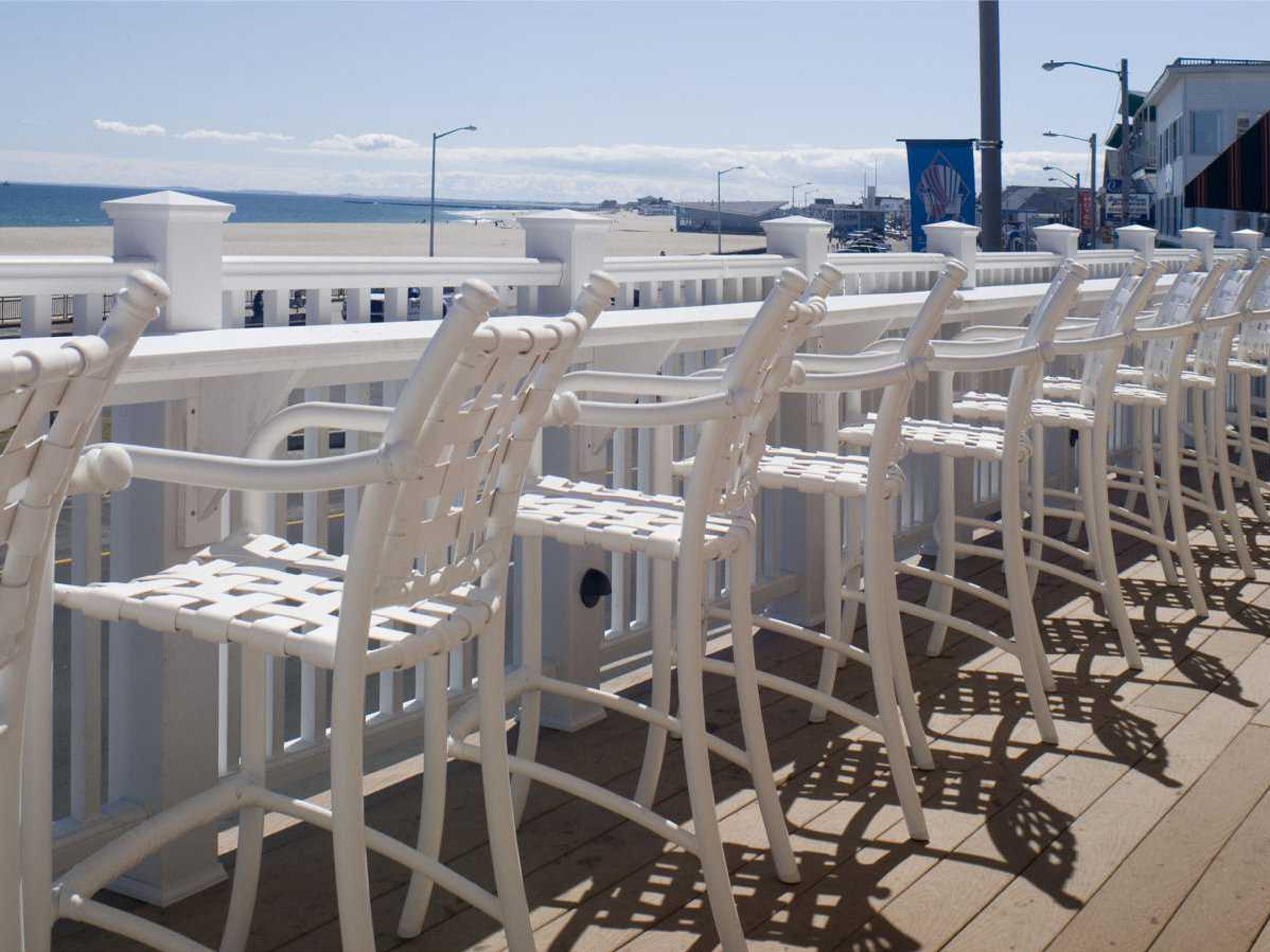 Tropitone La Scala Cross Strap Aluminum Bar Set