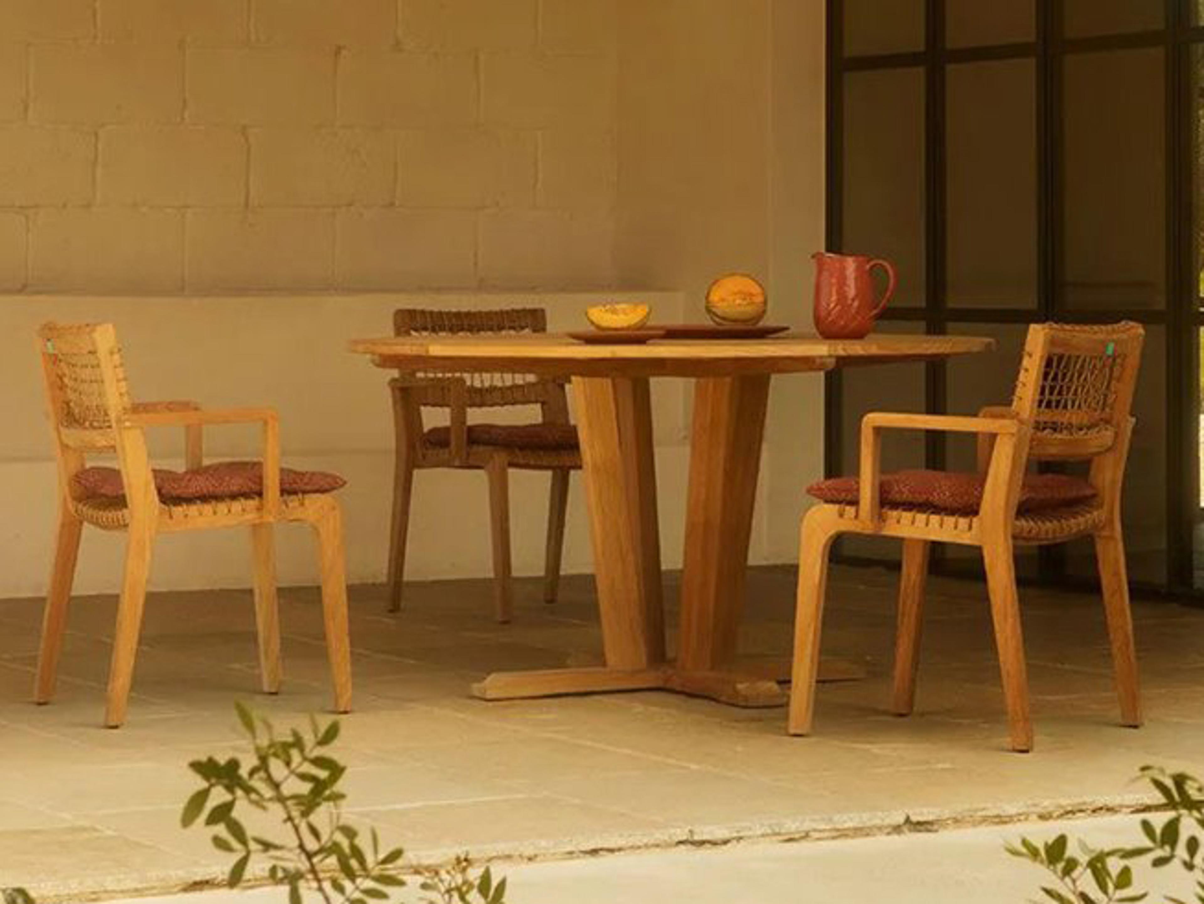 UnoPiu Synthesis Patio Dining Set