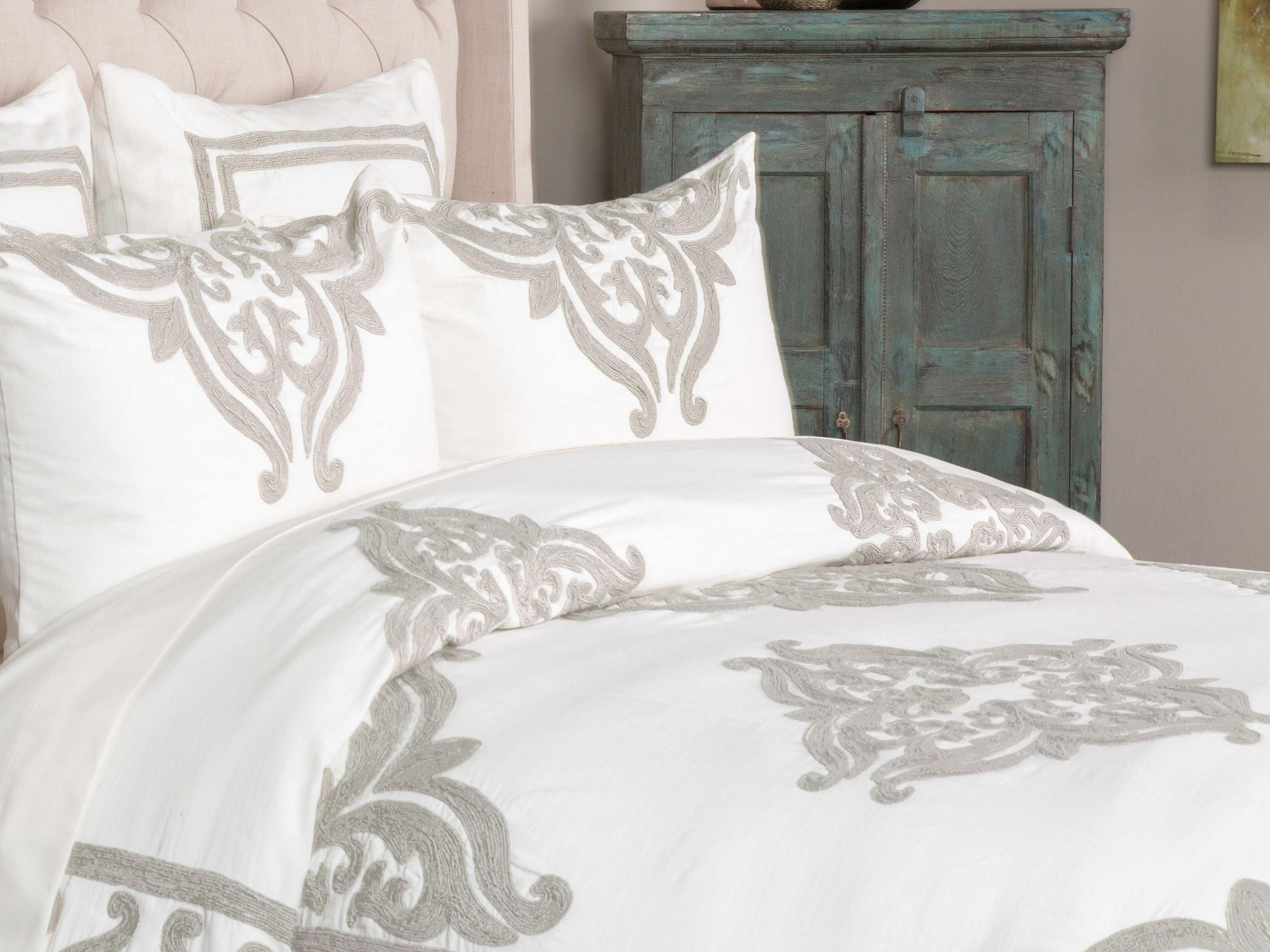 Villa by Classic Home Kent Ivory Duvet