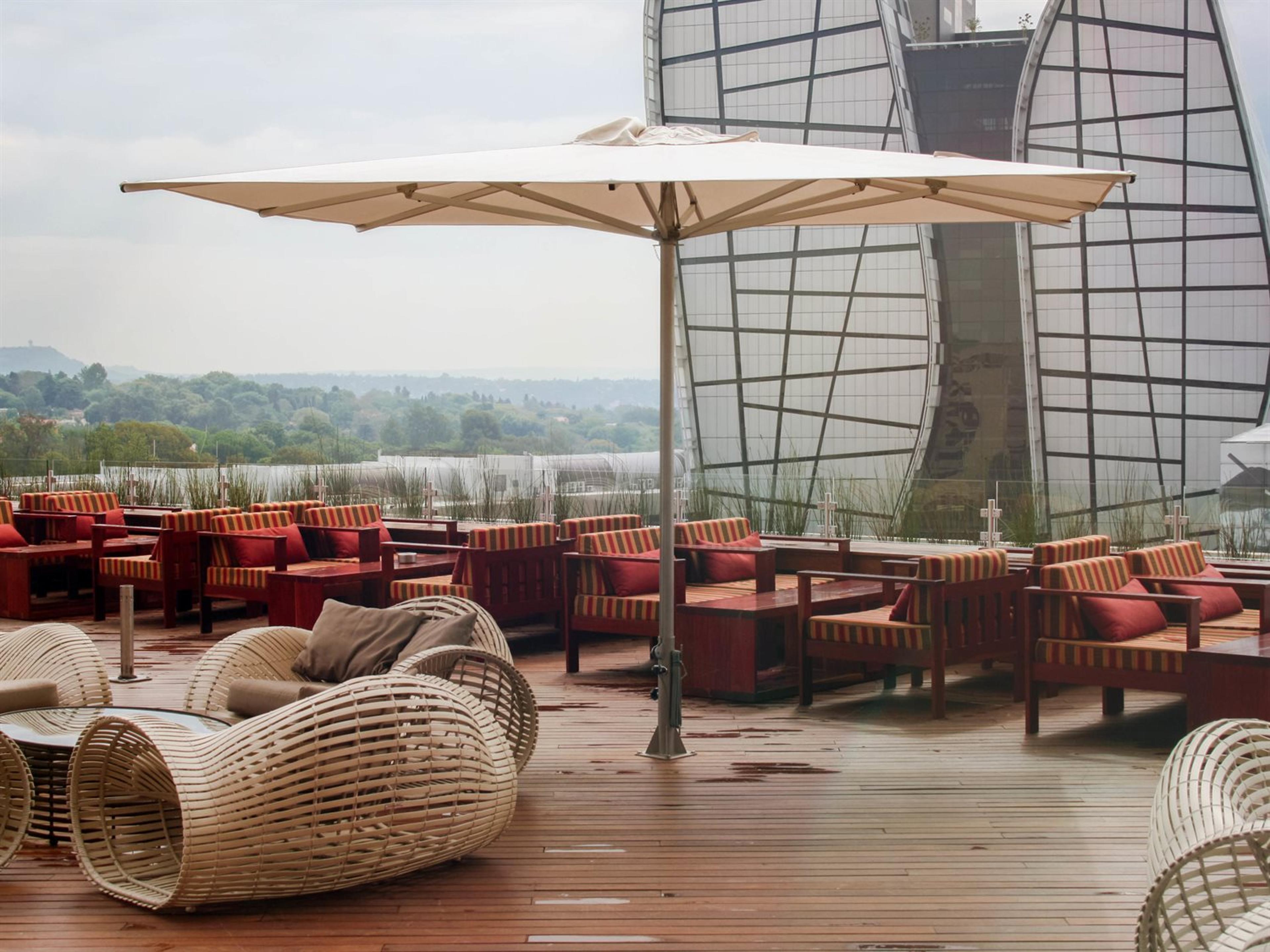 Woodline Shade Solutions Storm Aluminum 9.8 Foot Square Pulley Lift Outdoor Patio Umbrella