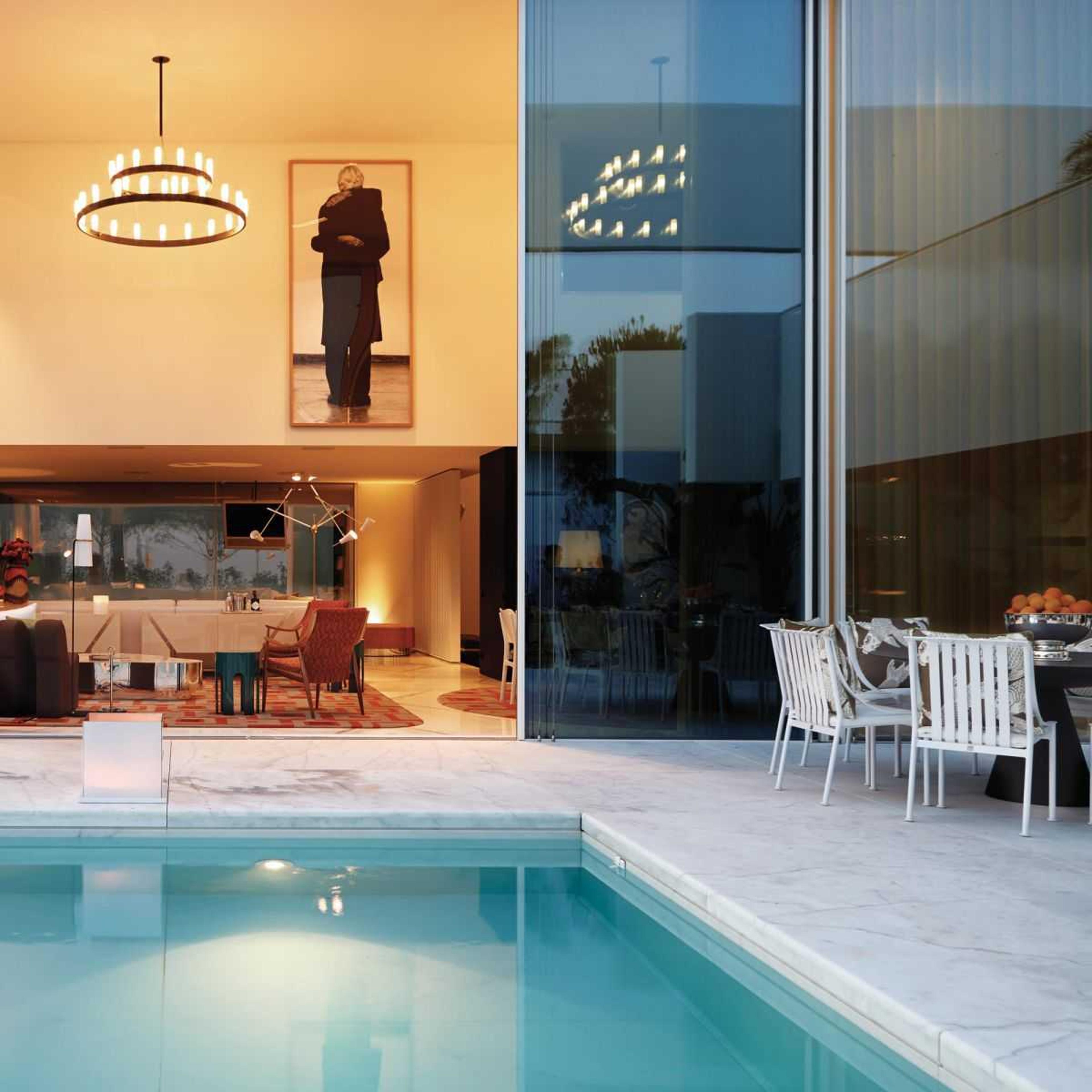 Fontana Arte Accent 22-Light Black Glass Candelabra Round Tiered Chandelier