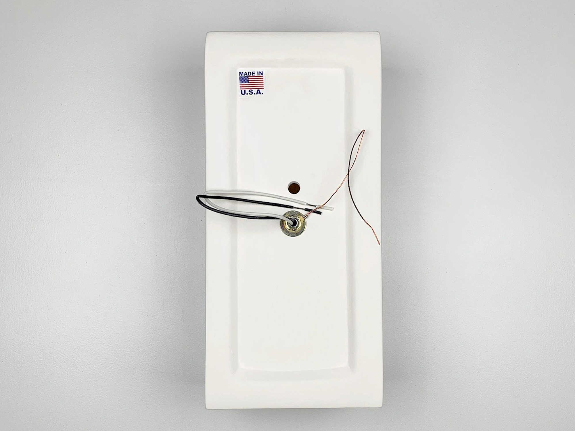 A19 Gran Flores 2-Light White Wall Sconce