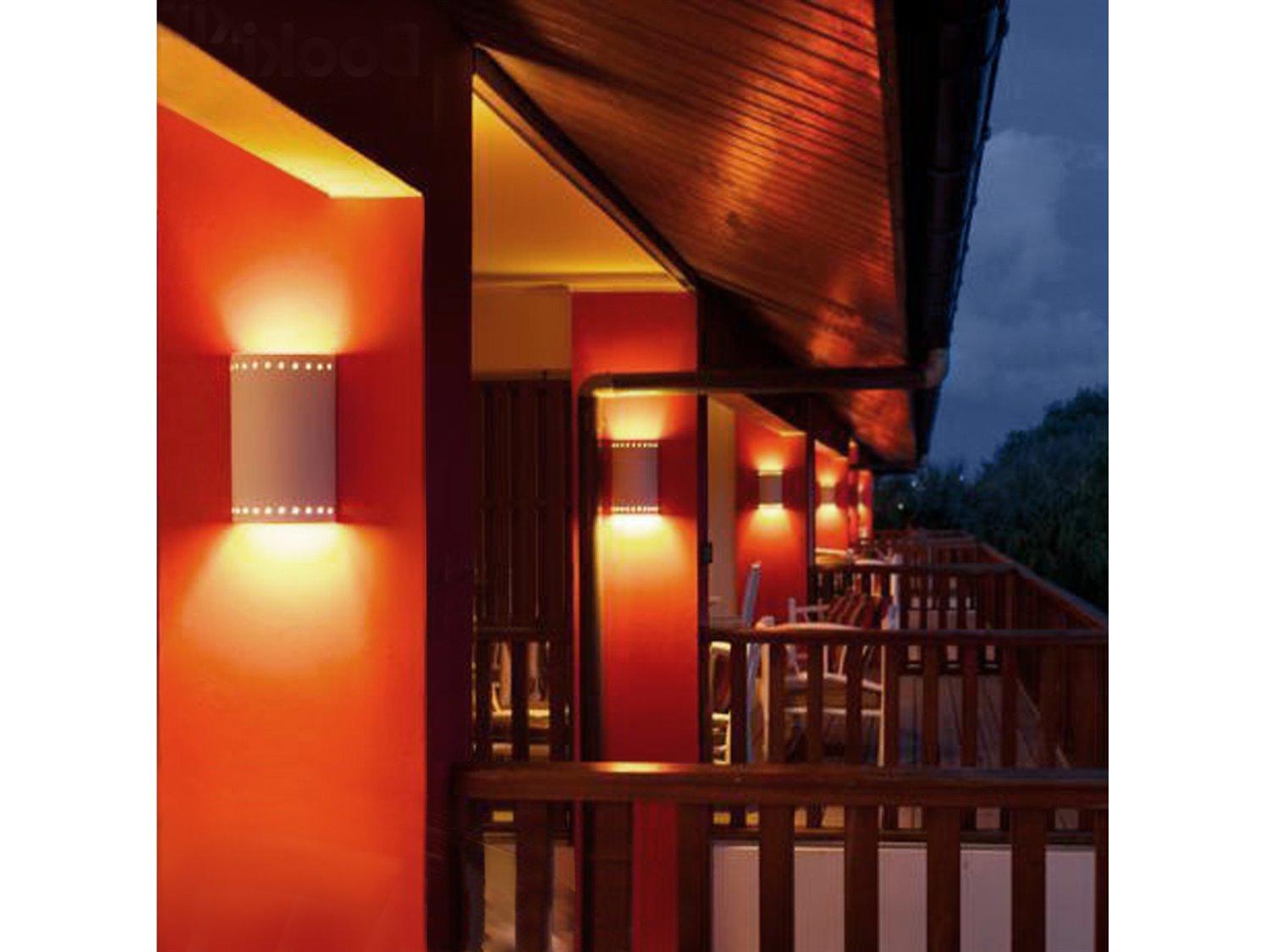 A19 Gran Melos 2-Light White Wall Sconce