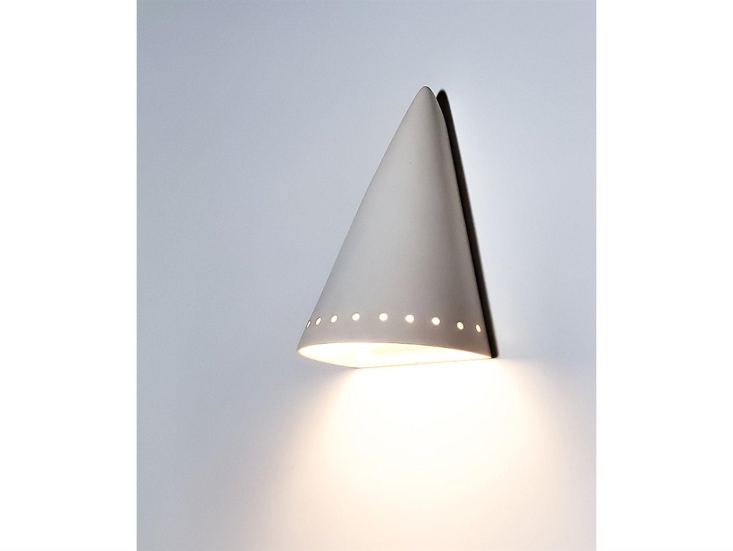 A19 Zealandia 1-Light Wall Sconce