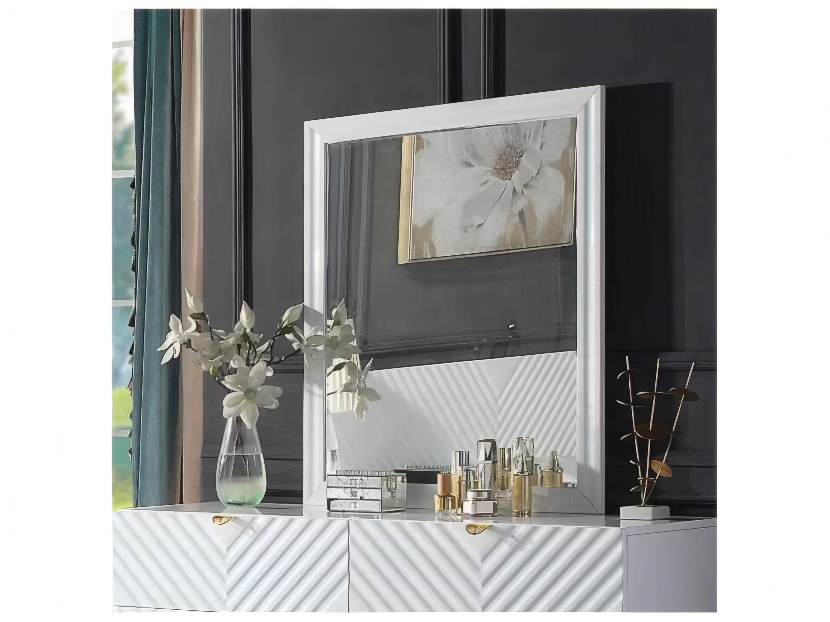 Acme Furniture Gaines White High Gloss Rectangular Wall Mirror