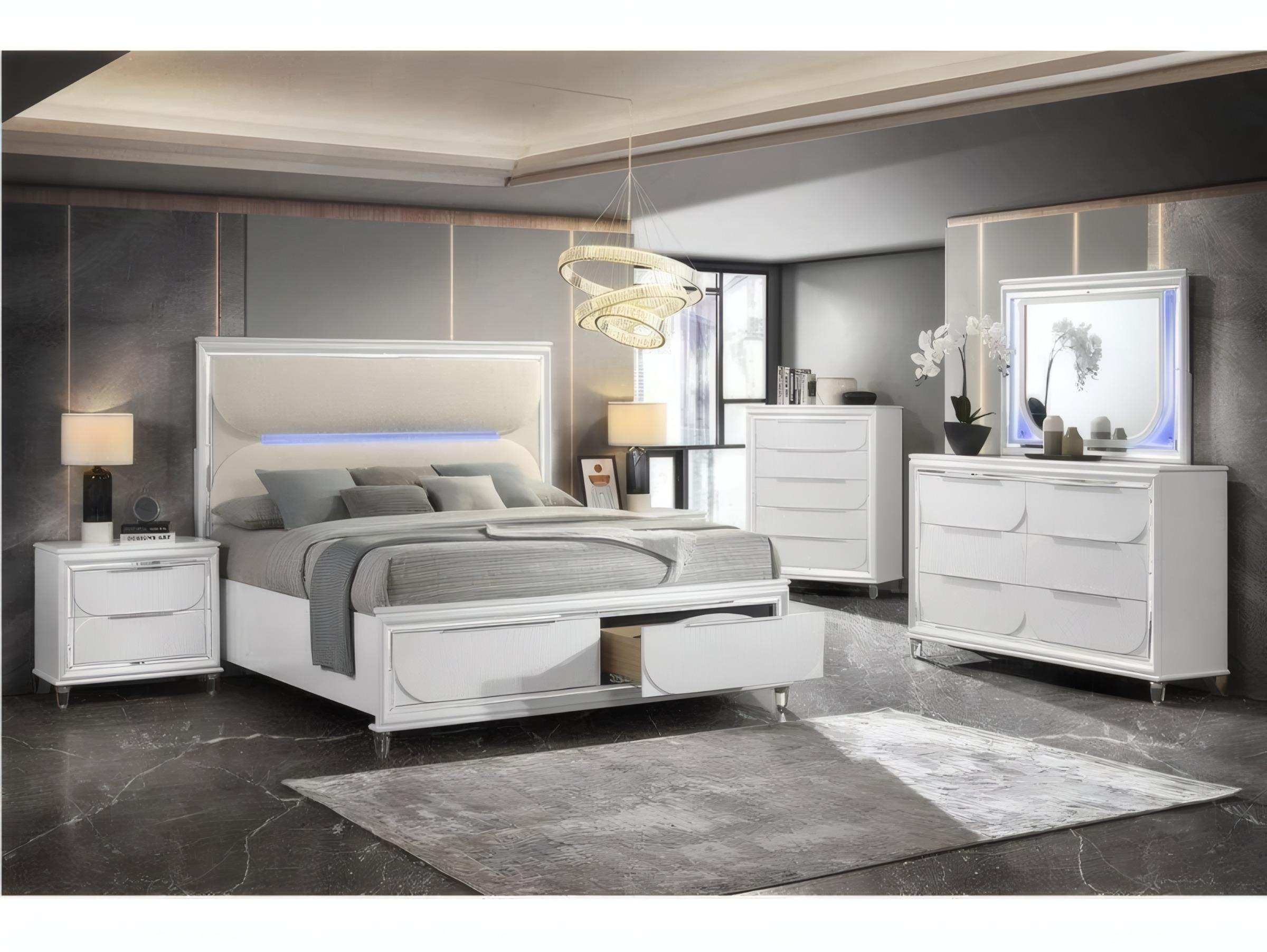 Acme Furniture Tarian Pearl White Rectangular Dresser Mirror