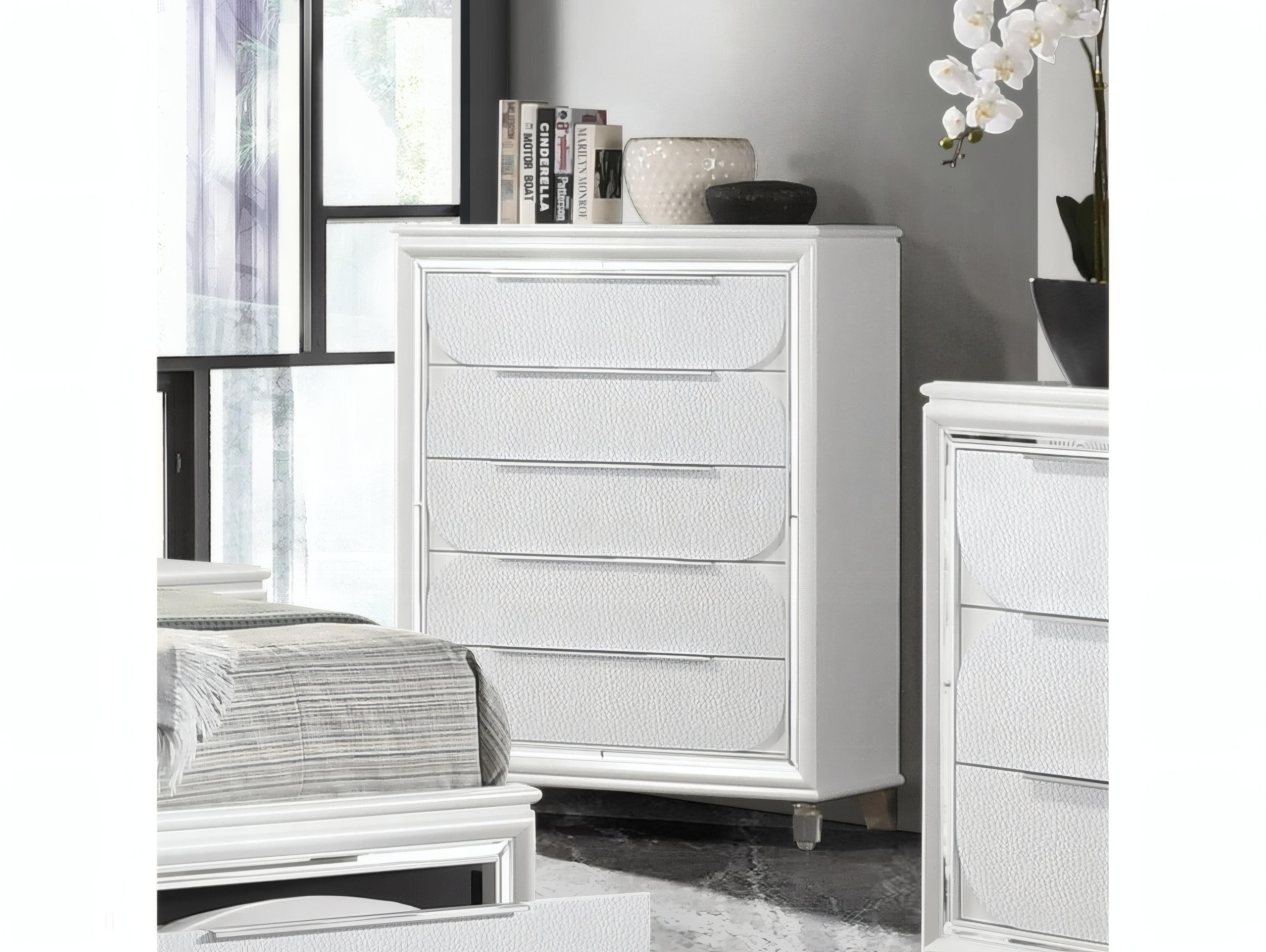 Acme Furniture Tarian Pearl White Rubberwood Accent Chest