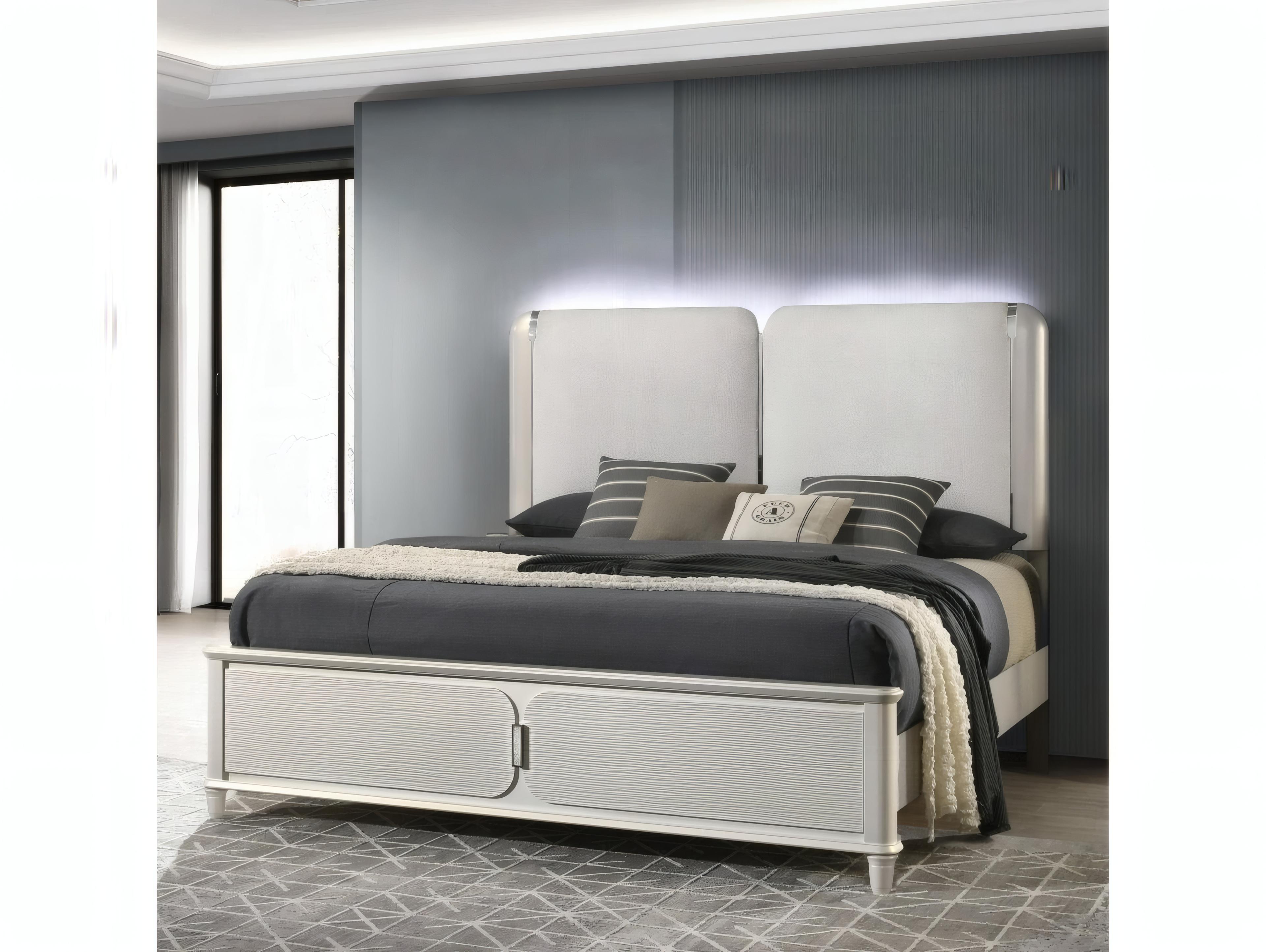 Acme Furniture Laveda Light Gray Boucle Pearl White Rubberwood Upholstered King Panel Bed