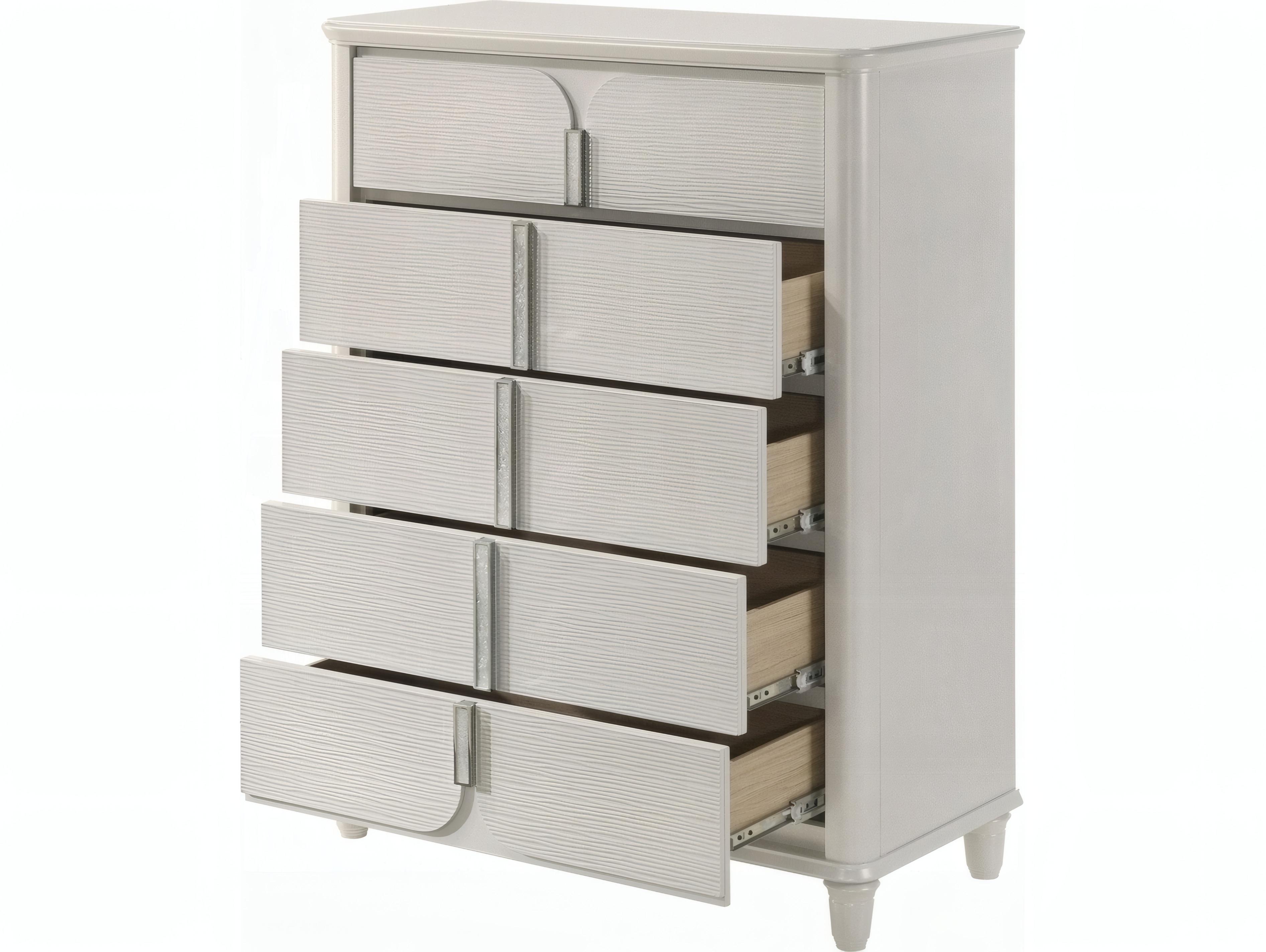 Acme Furniture Laveda Pearl White Rubberwood Accent Chest