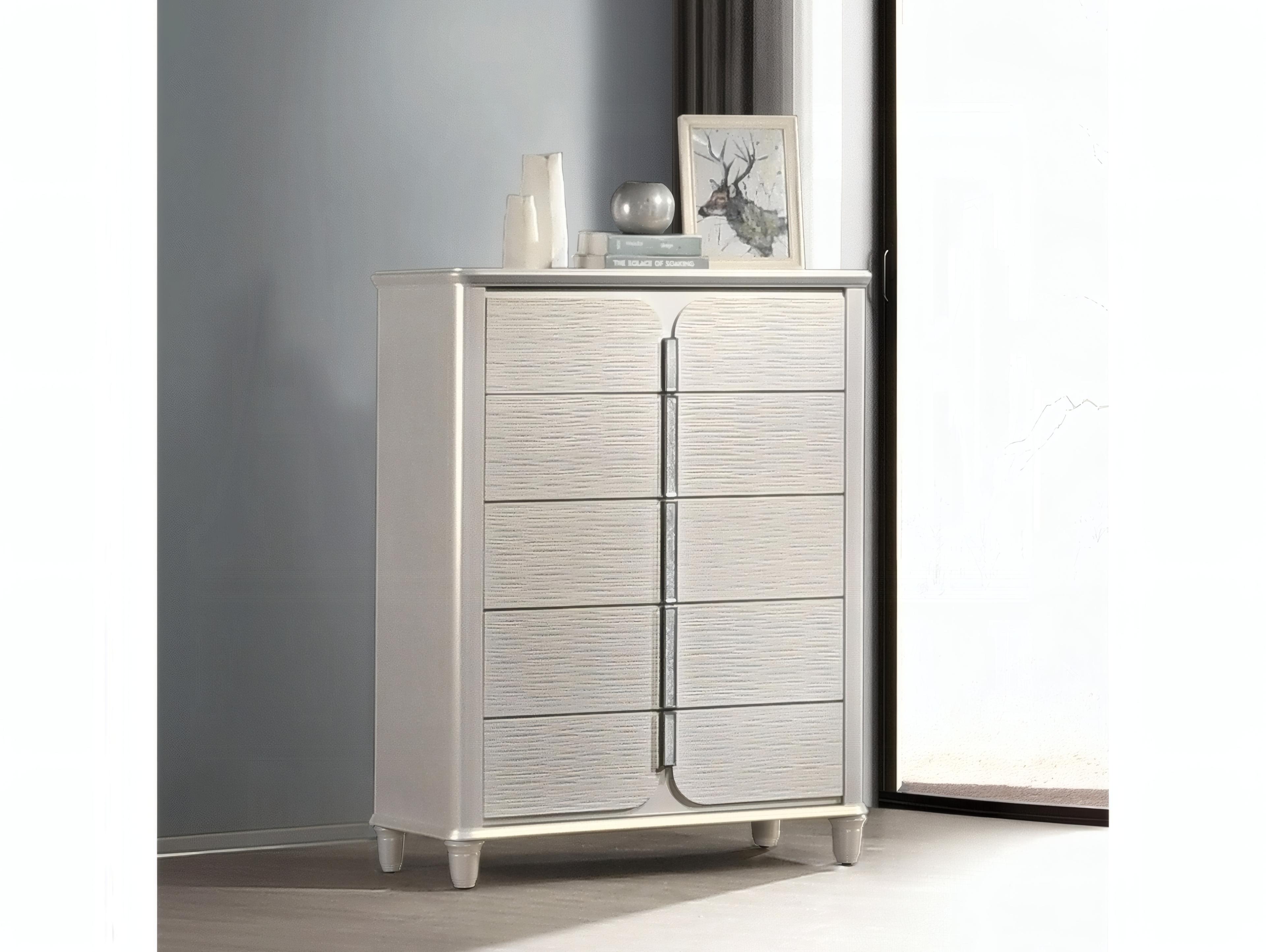 Acme Furniture Laveda Pearl White Rubberwood Accent Chest