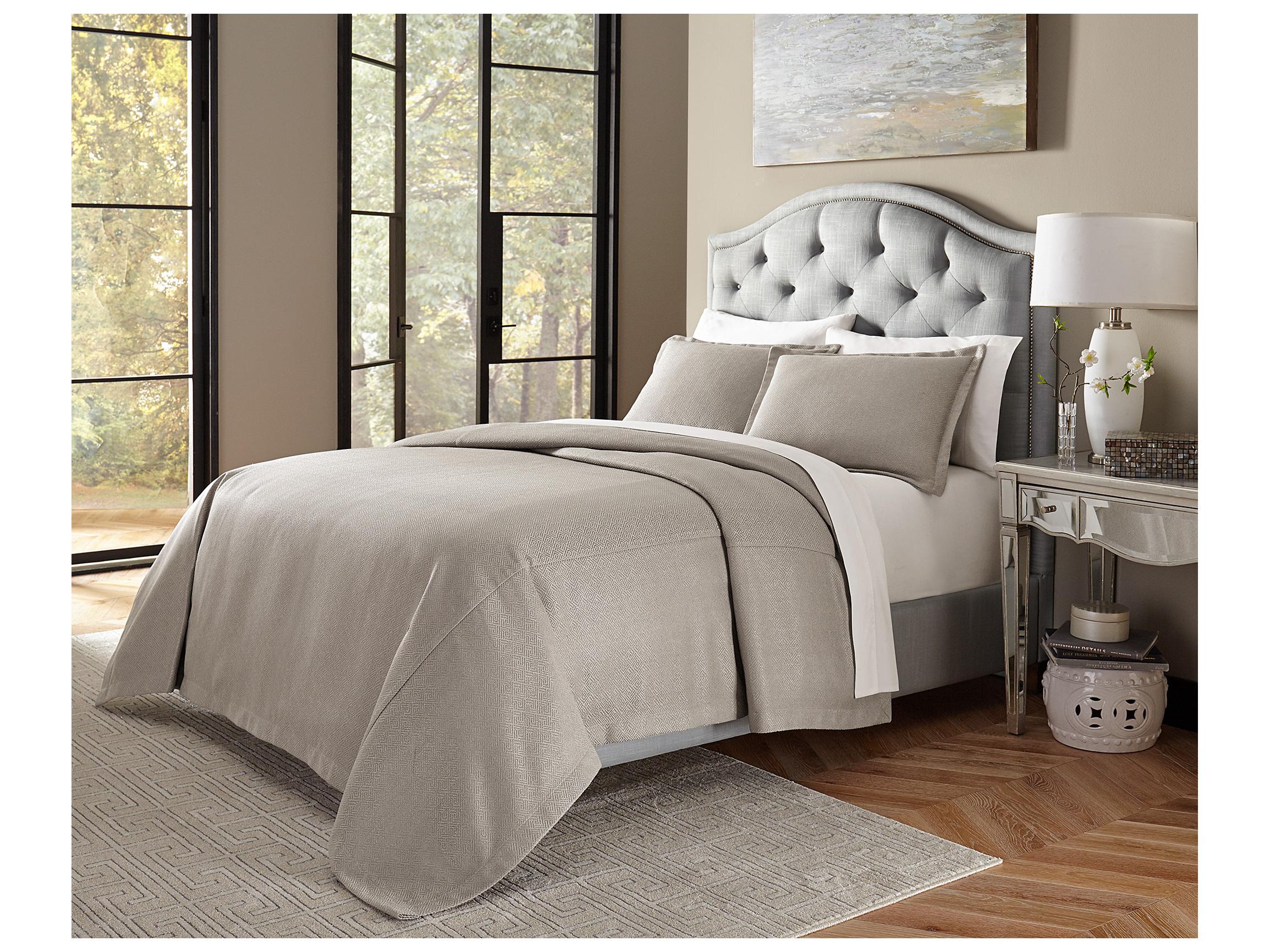 Michael Amini Bedding Regent 10-Piece King Comforter Set - Ice Blue