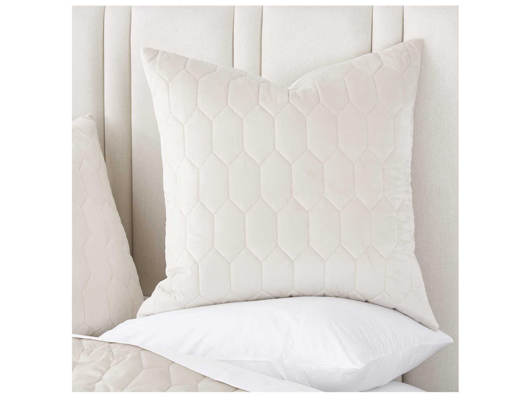 Michael Amini Bedding Niagara Sand Quilt Set