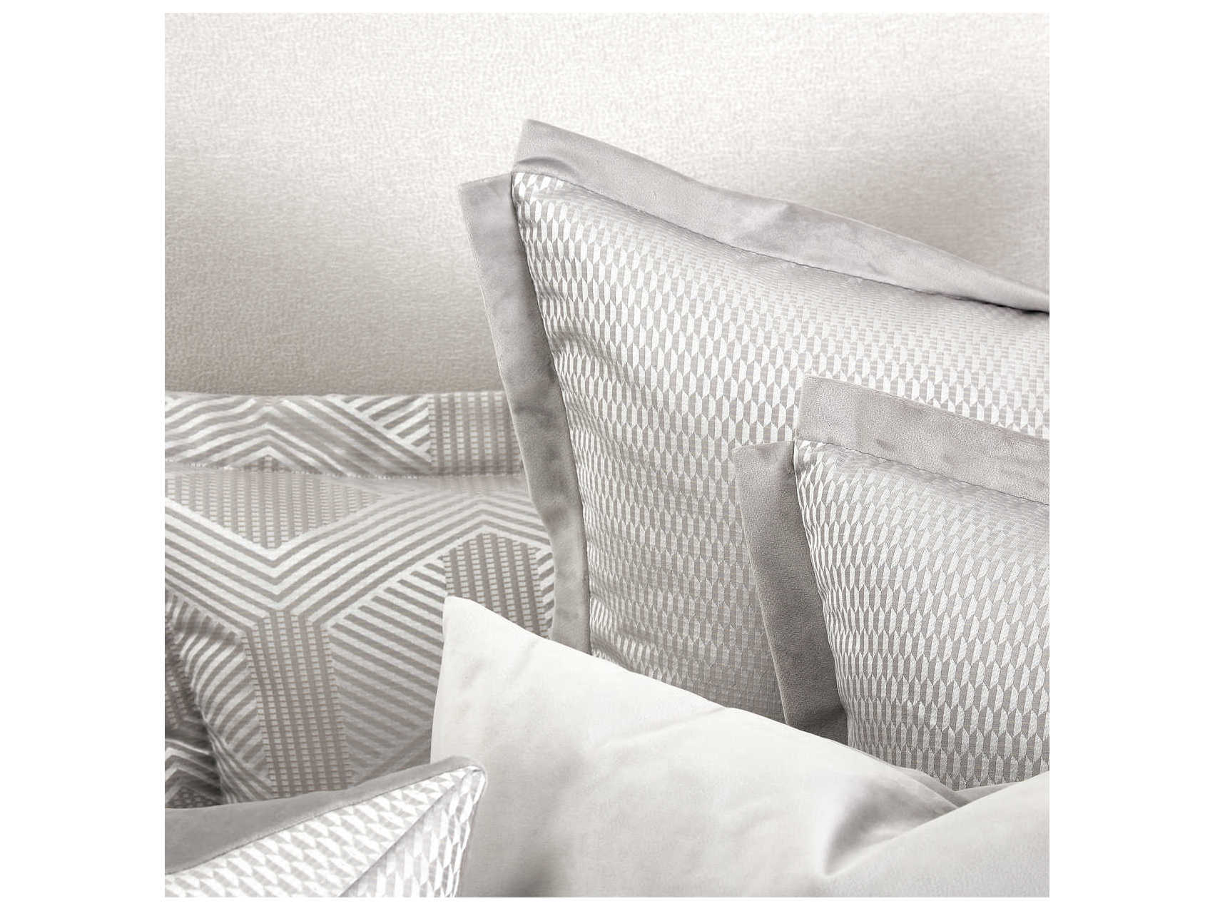 Michael Amini Bedding Nouveau Dove Duvet Set