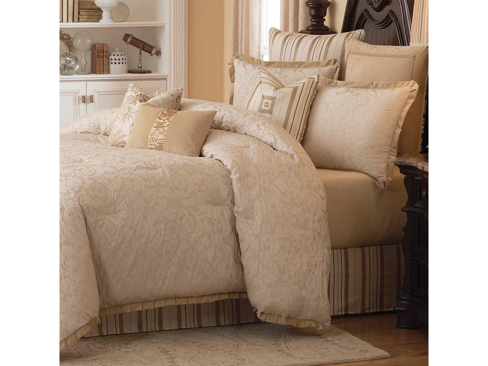 Luxecor Lavelle Cottage Blanc Carlton Ivory Nine-Piece Queen Comforter Set