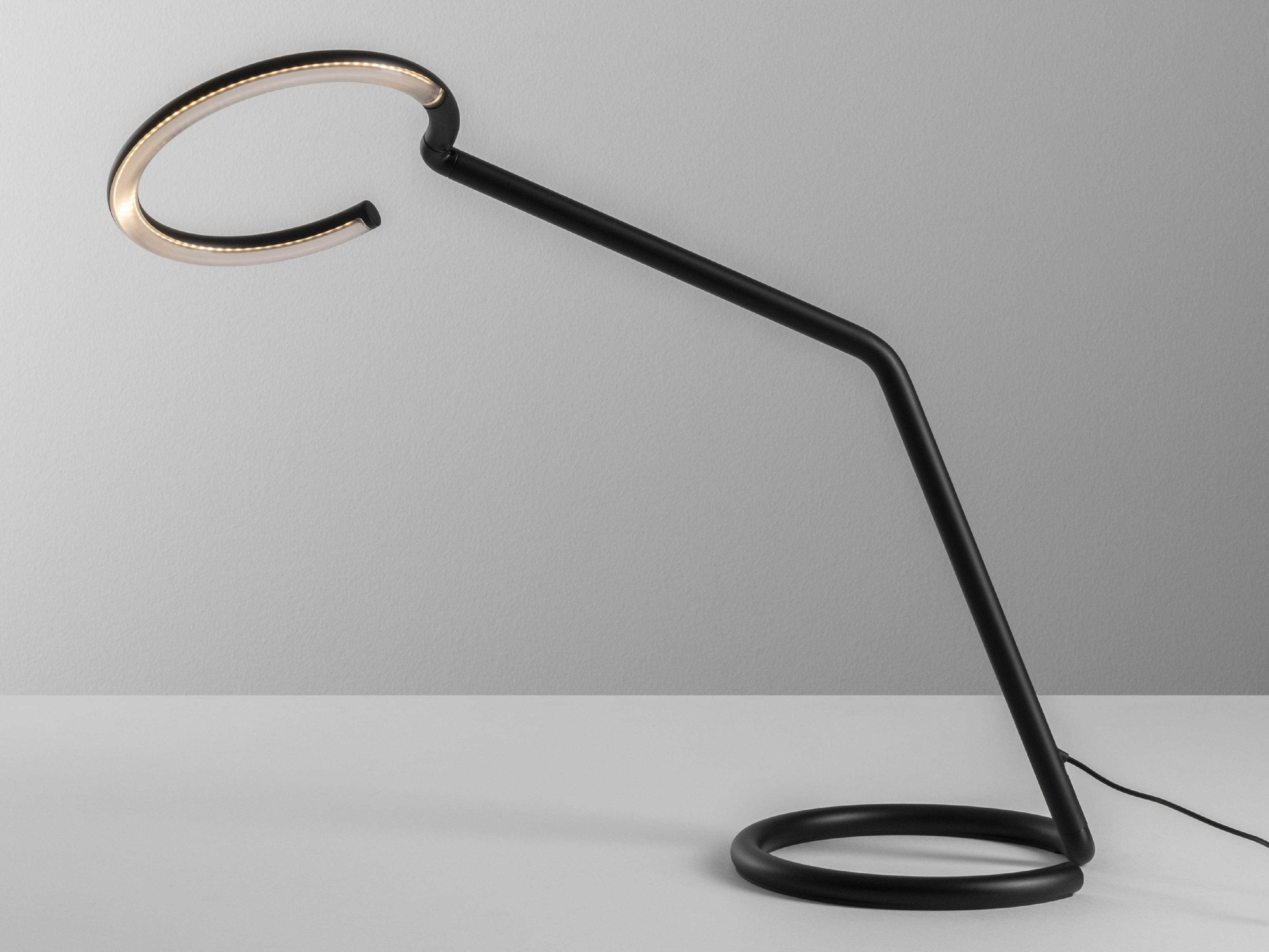 Artemide Vine Black Desk Lamp