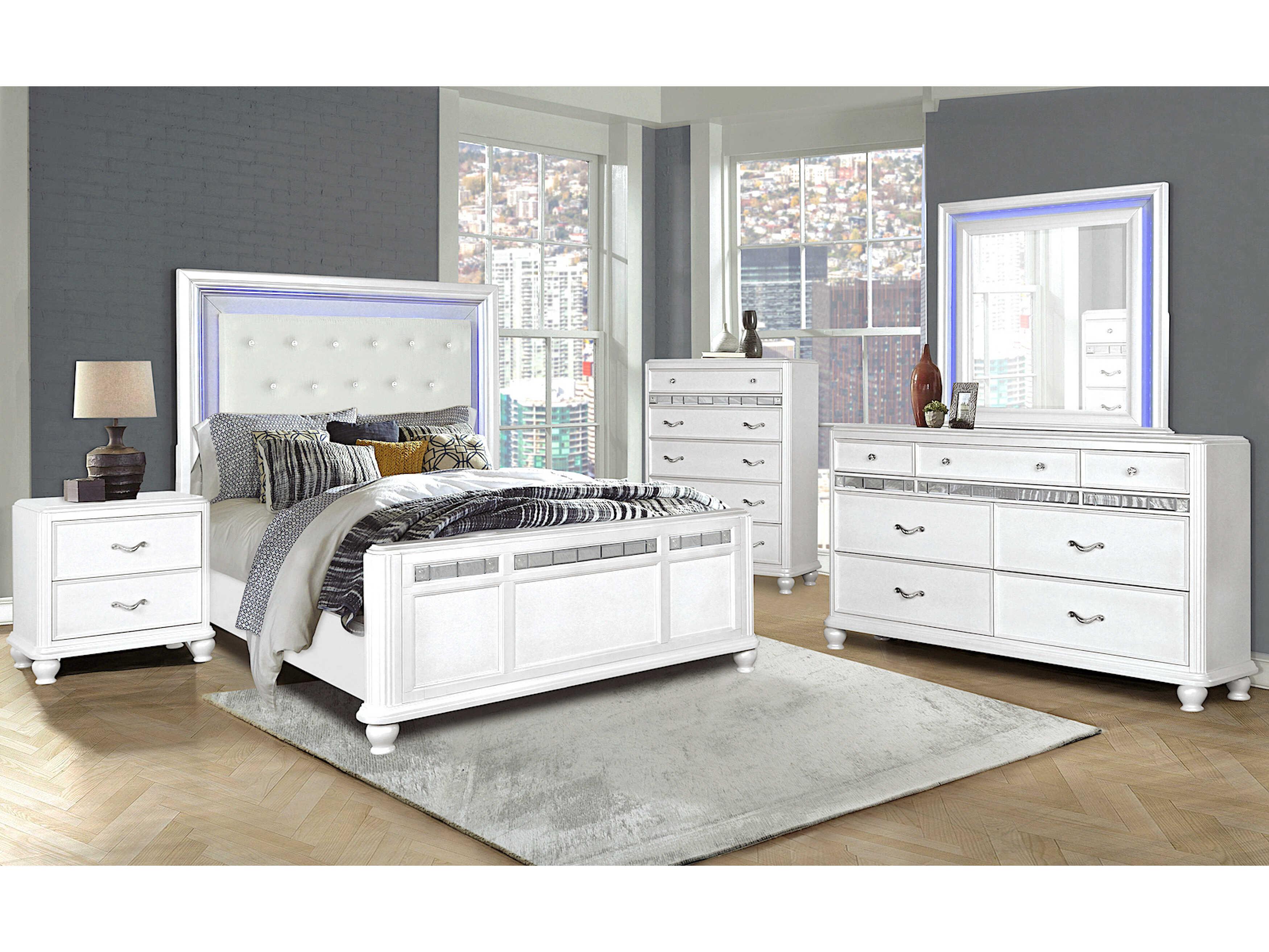 Avalon Furniture White Pearl Hardwood Wood Queen Platform Bed