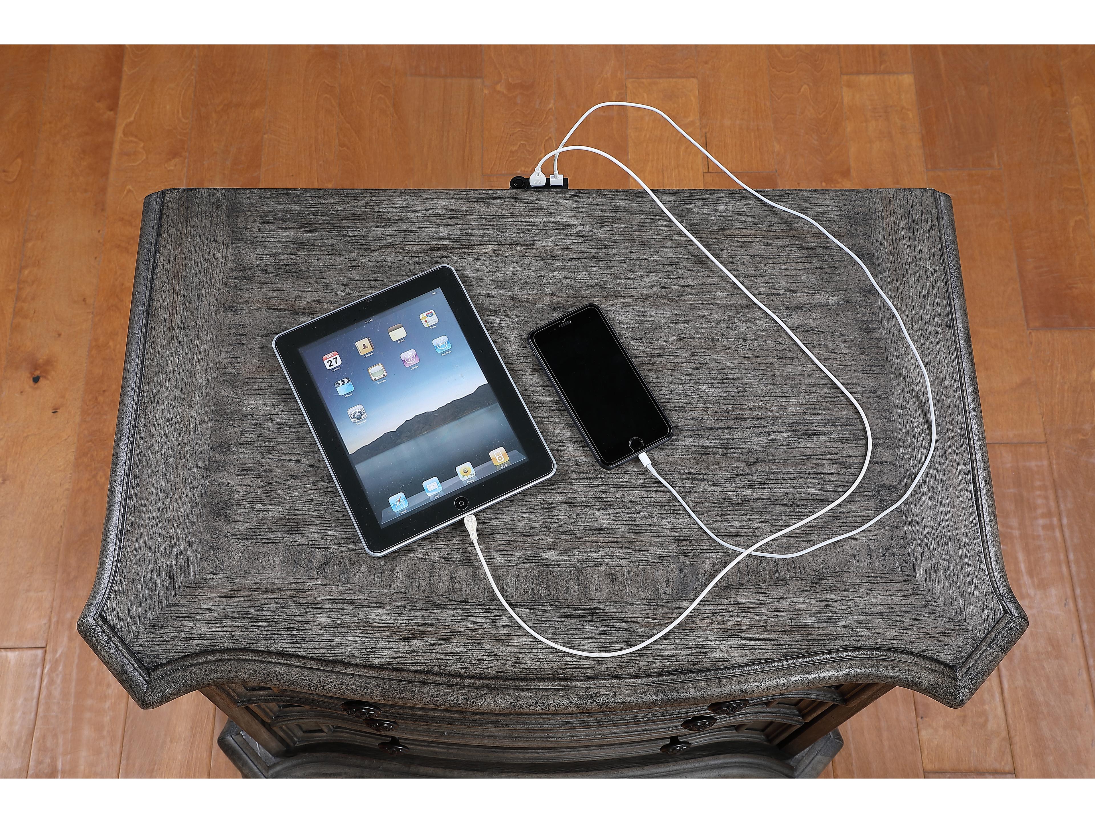 Avalon Furniture 3-Drawers Gray Rubberwood Nightstand