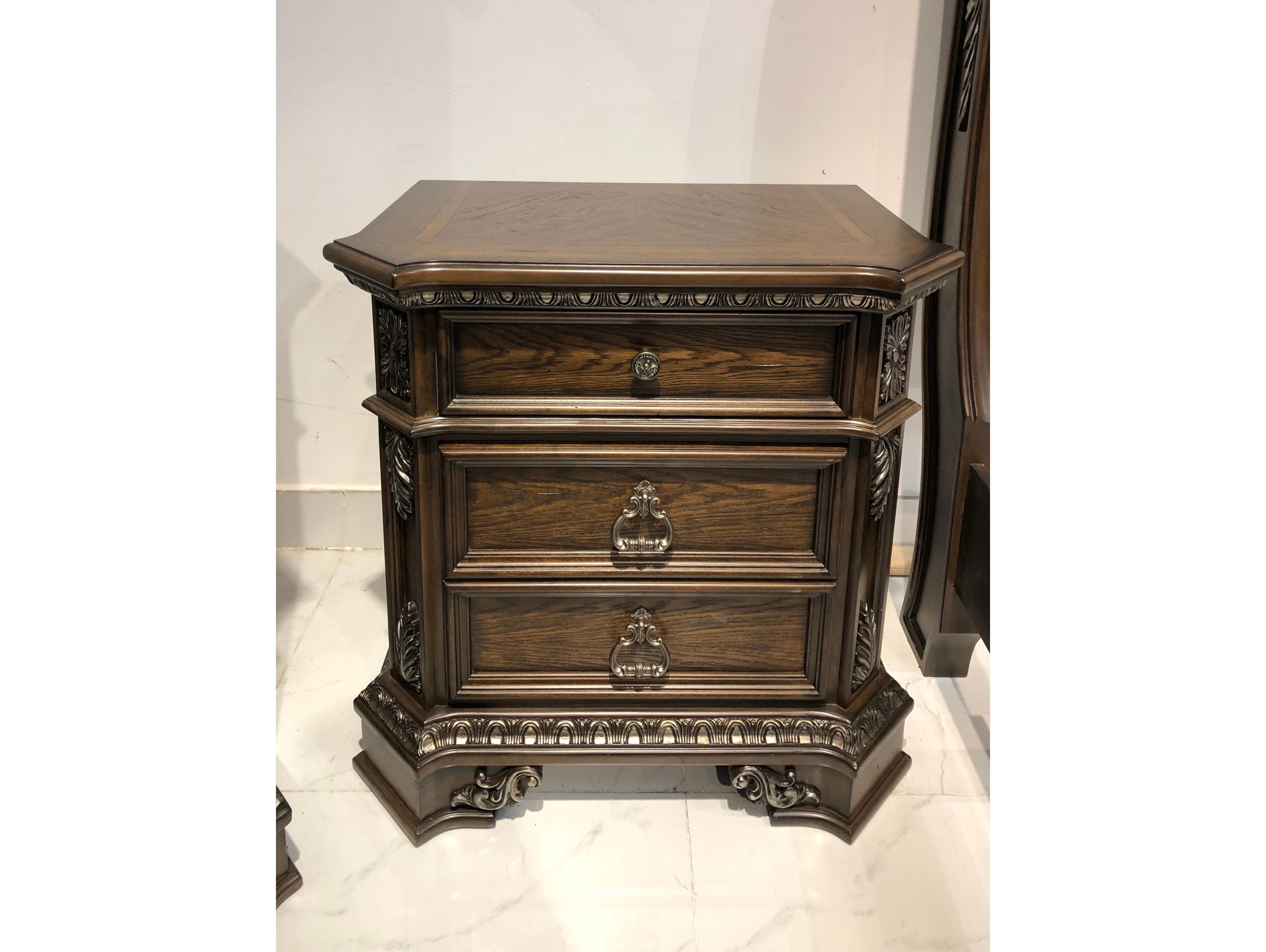 Avalon Furniture 3-Drawers Poplar Wood Nightstand