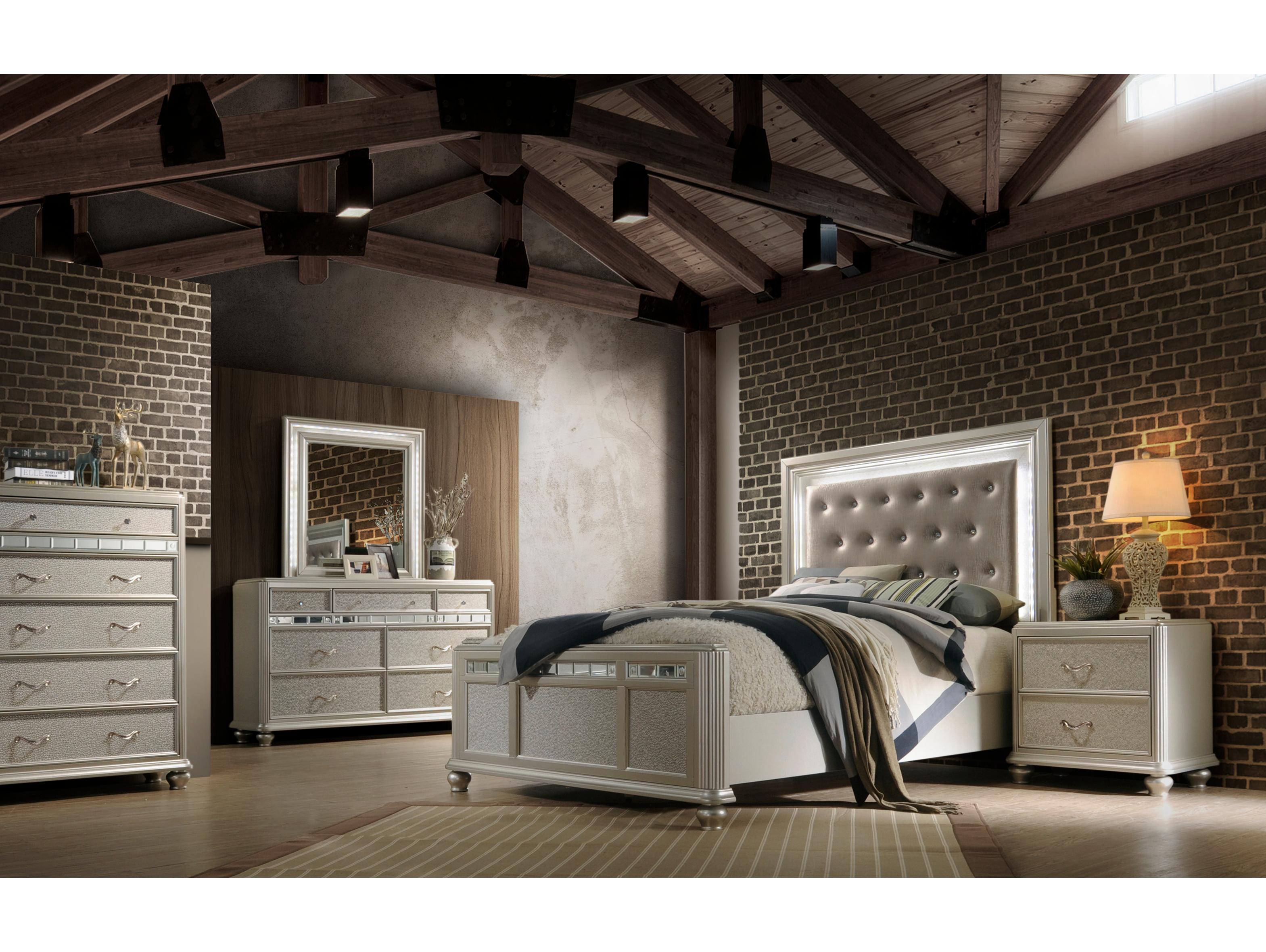 Avalon Furniture Silver Hardwood Upholstered Queen Panel Bed