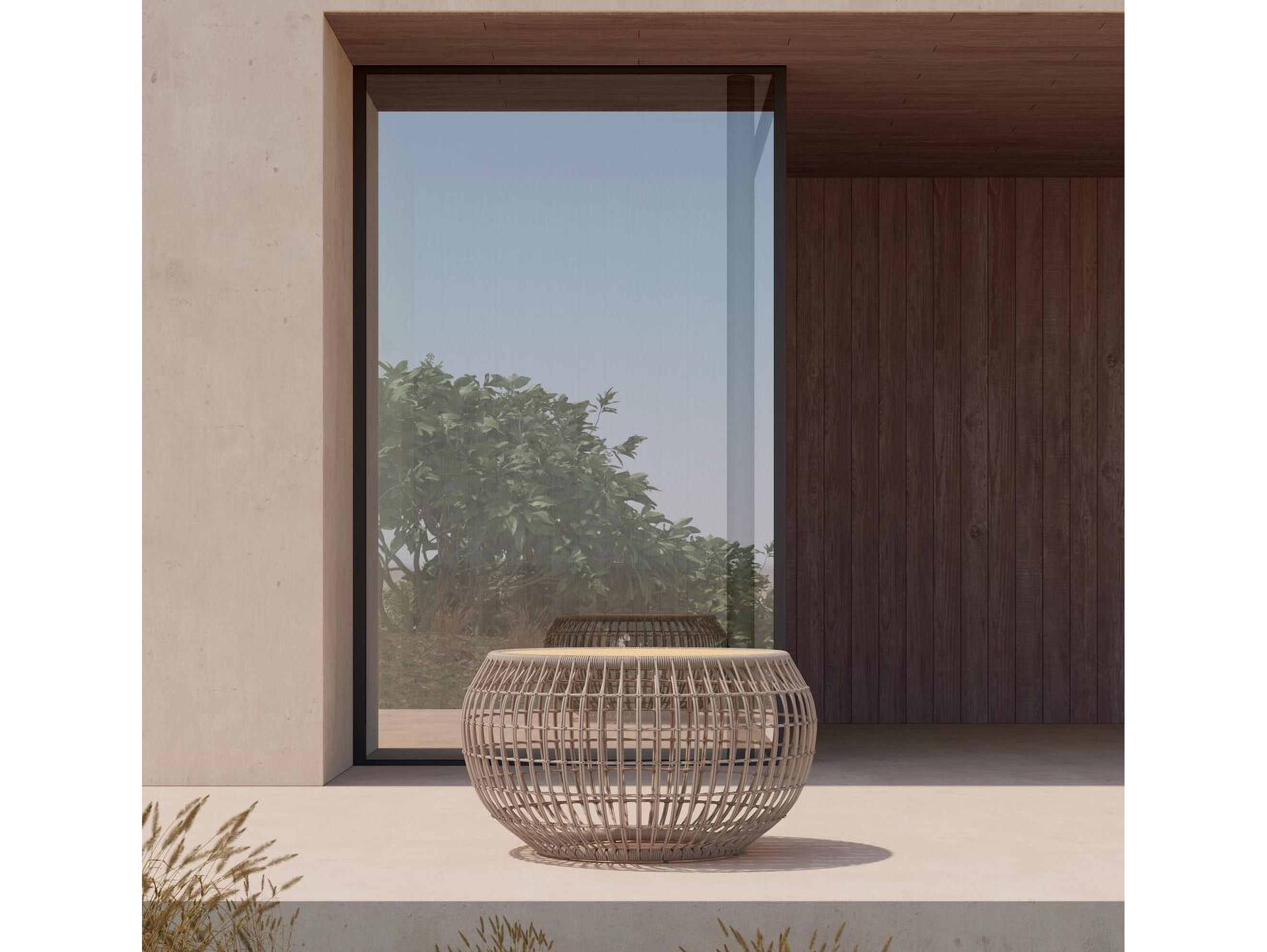 Azzurro Living Barcelona Aluminum Round Coffee Table