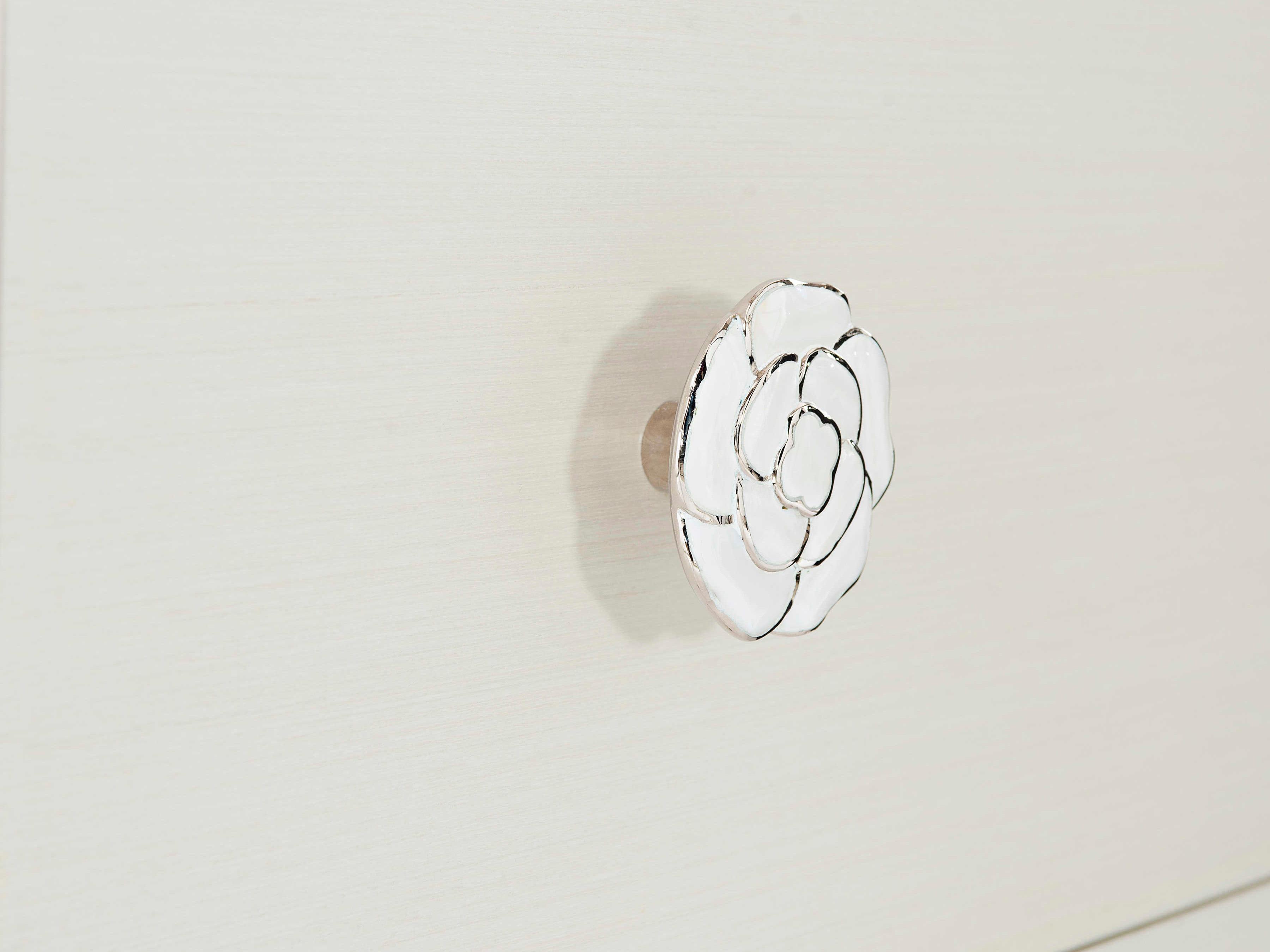 Bernhardt Silhouette 3-Drawers White Nightstand