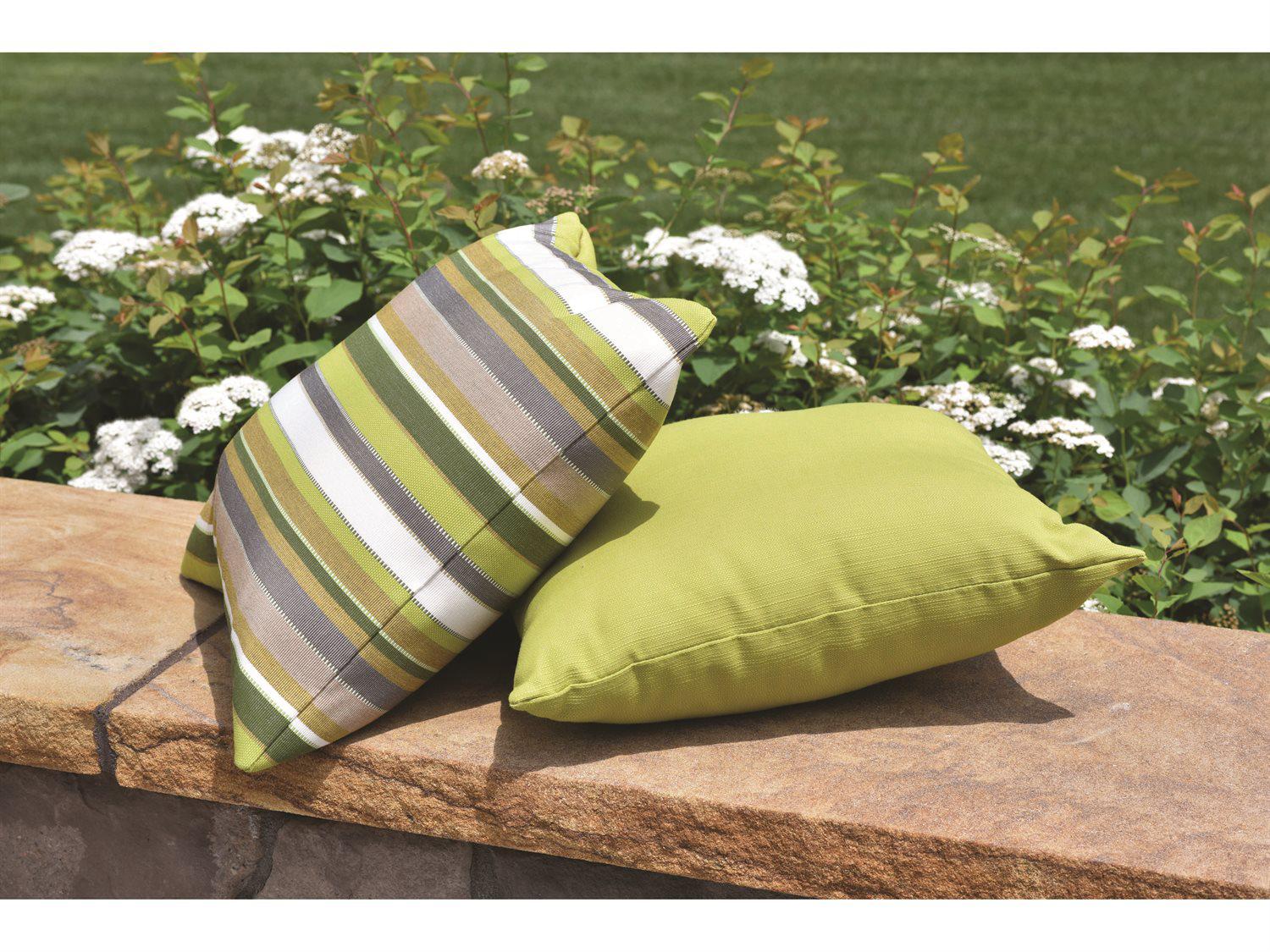 Berlin Gardens 17'' x 17'' Throw Pillow