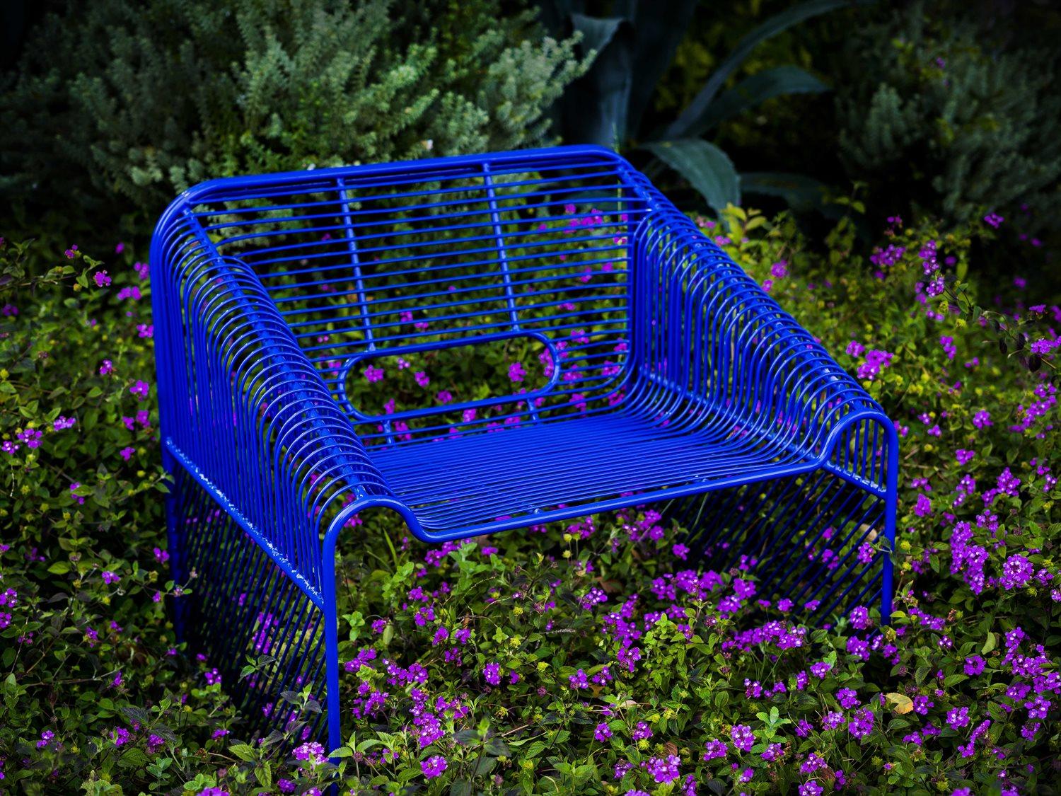 Bend Goods Outdoor Hot Seat Galvanized Iron Electric Blue Lounge Chair