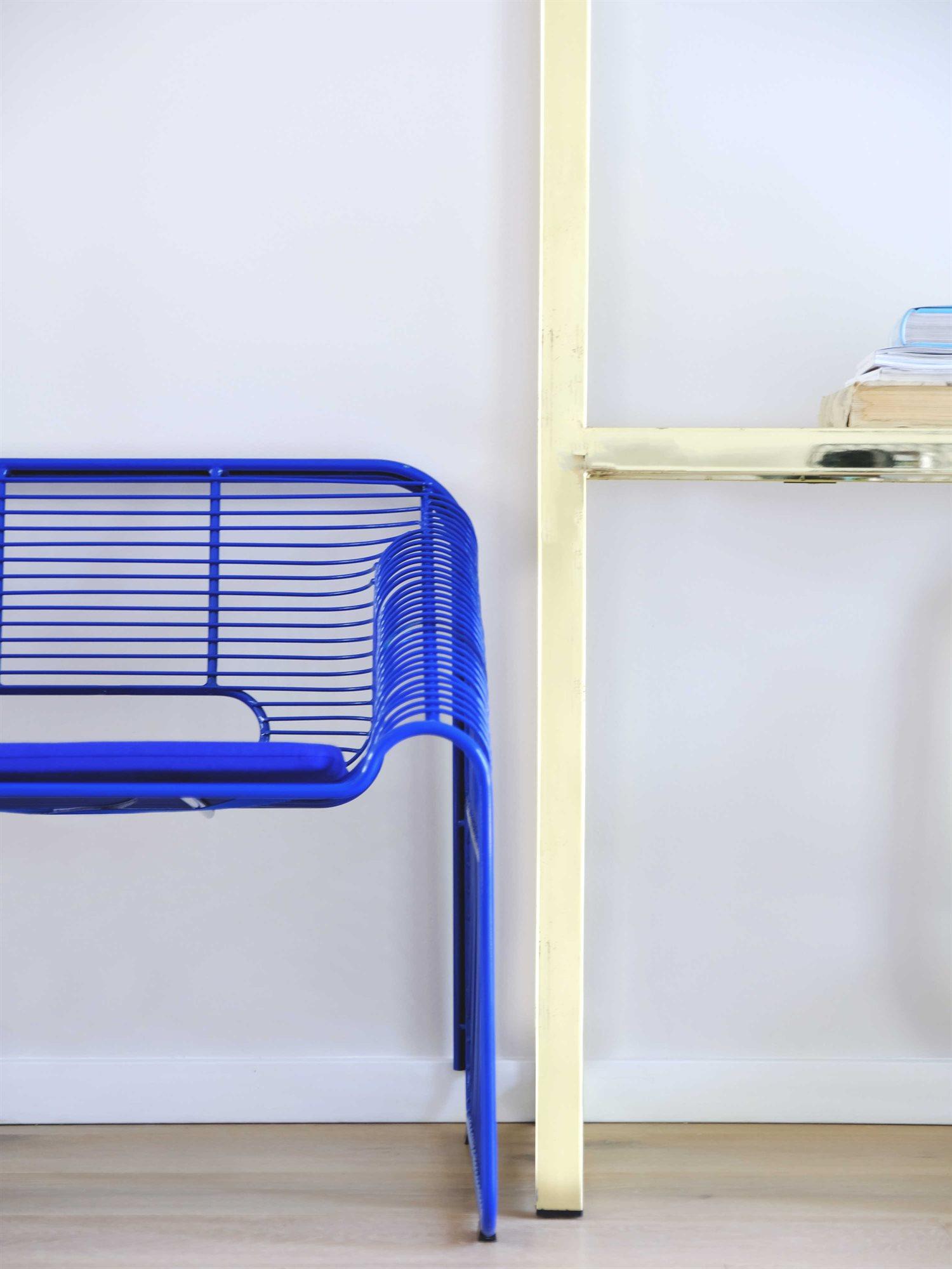 Bend Goods Outdoor Hot Seat Galvanized Iron Electric Blue Lounge Chair