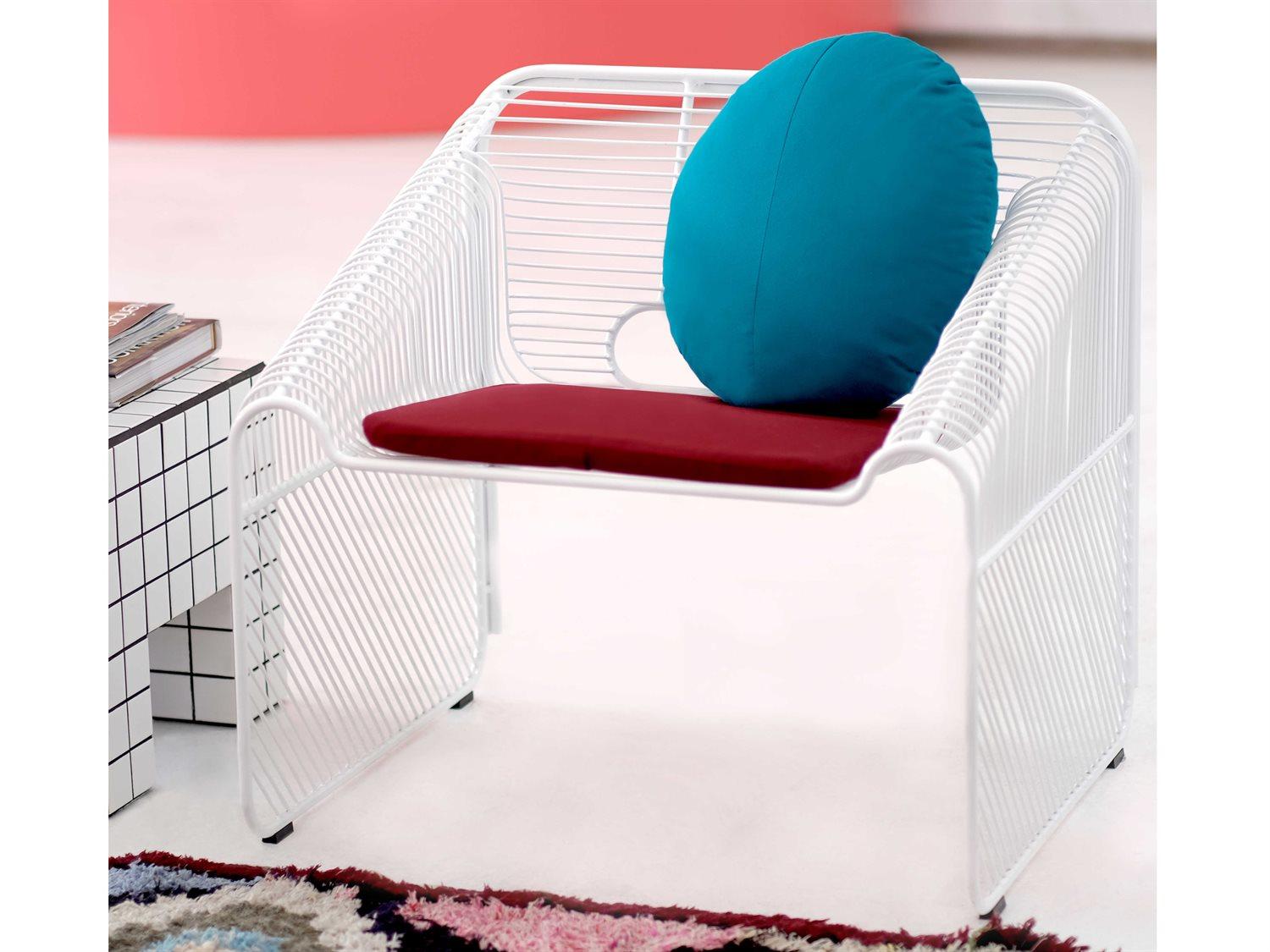 Bend Goods Outdoor Hot Seat Galvanized White Iron Lounge Chair