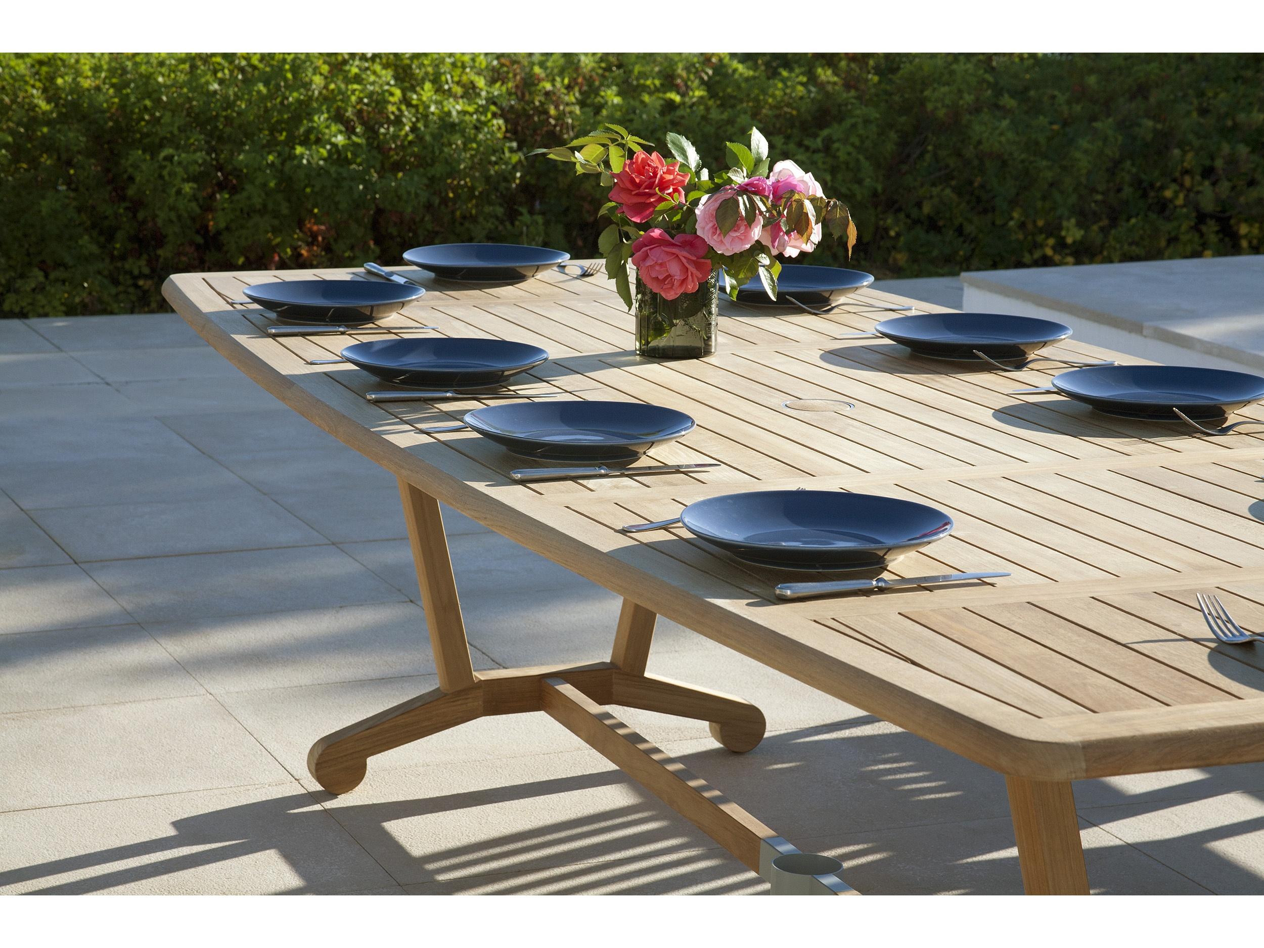 Barlow Tyrie Chesapeake Dining Table - Natural Teak