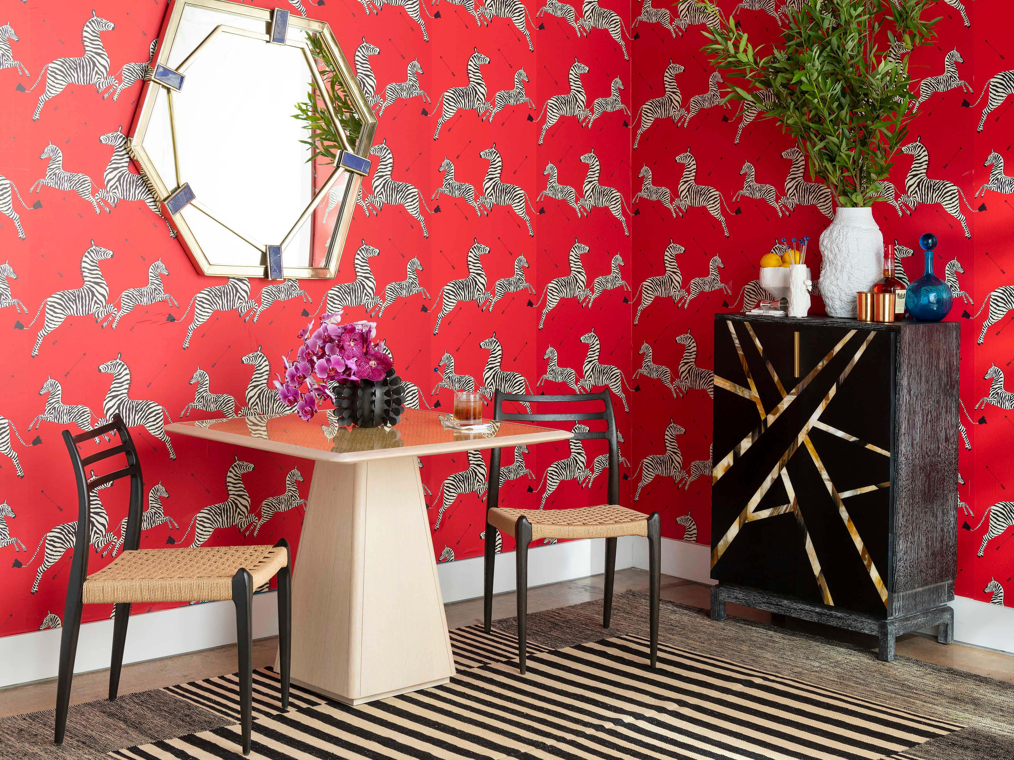 Villa & House Square Glass Sand Dining Table