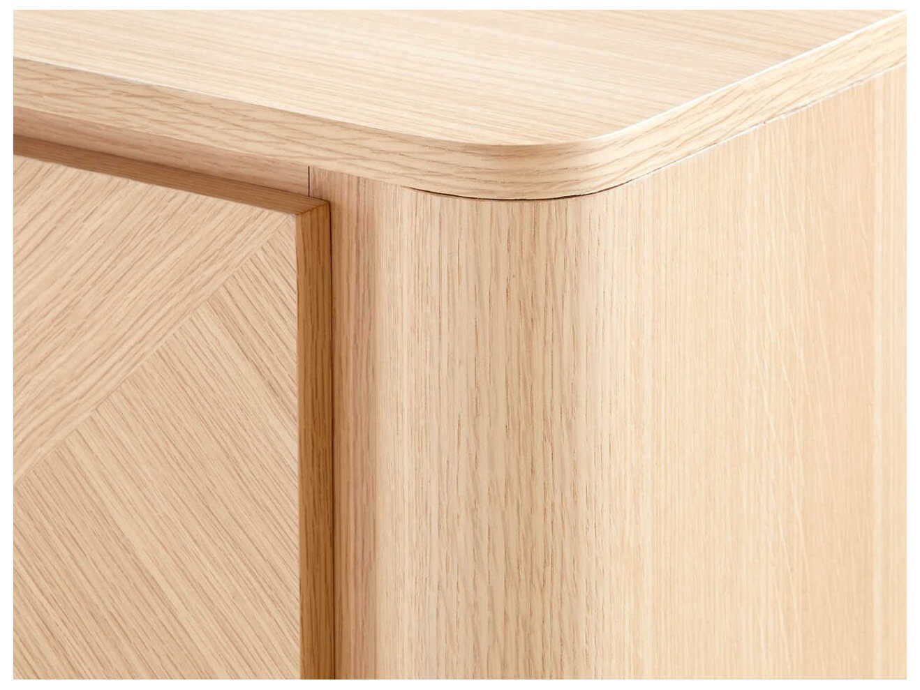 Villa & House Nolan Pristine Oak Beige Wood Accent Chest