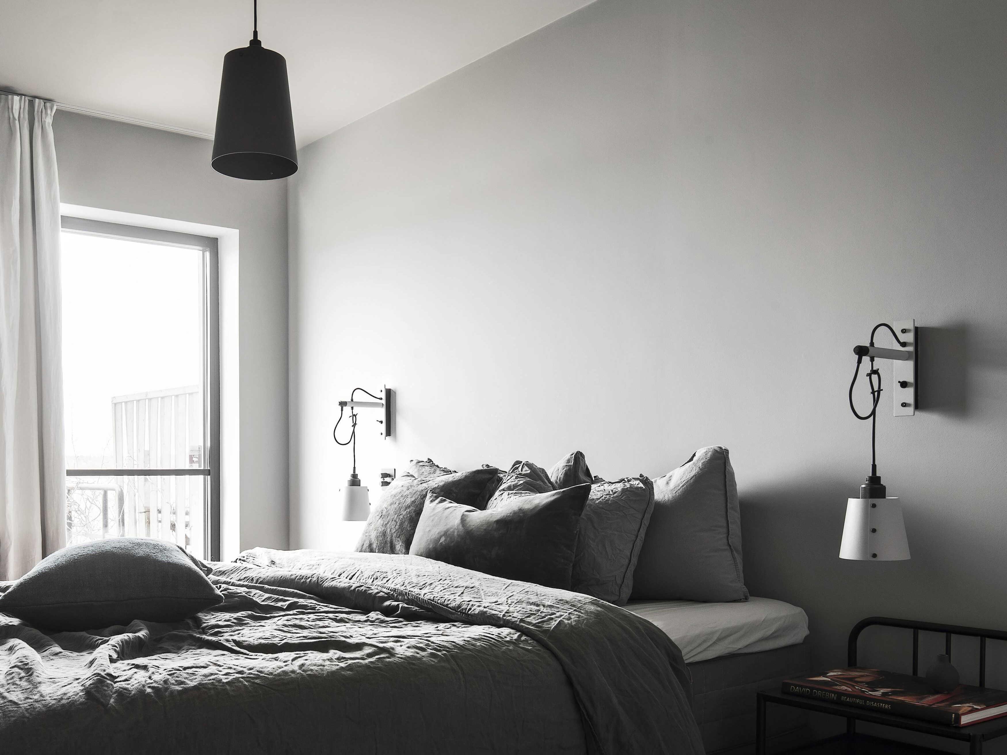 Buster + Punch Hooked 1-Light Brass Wall Sconce