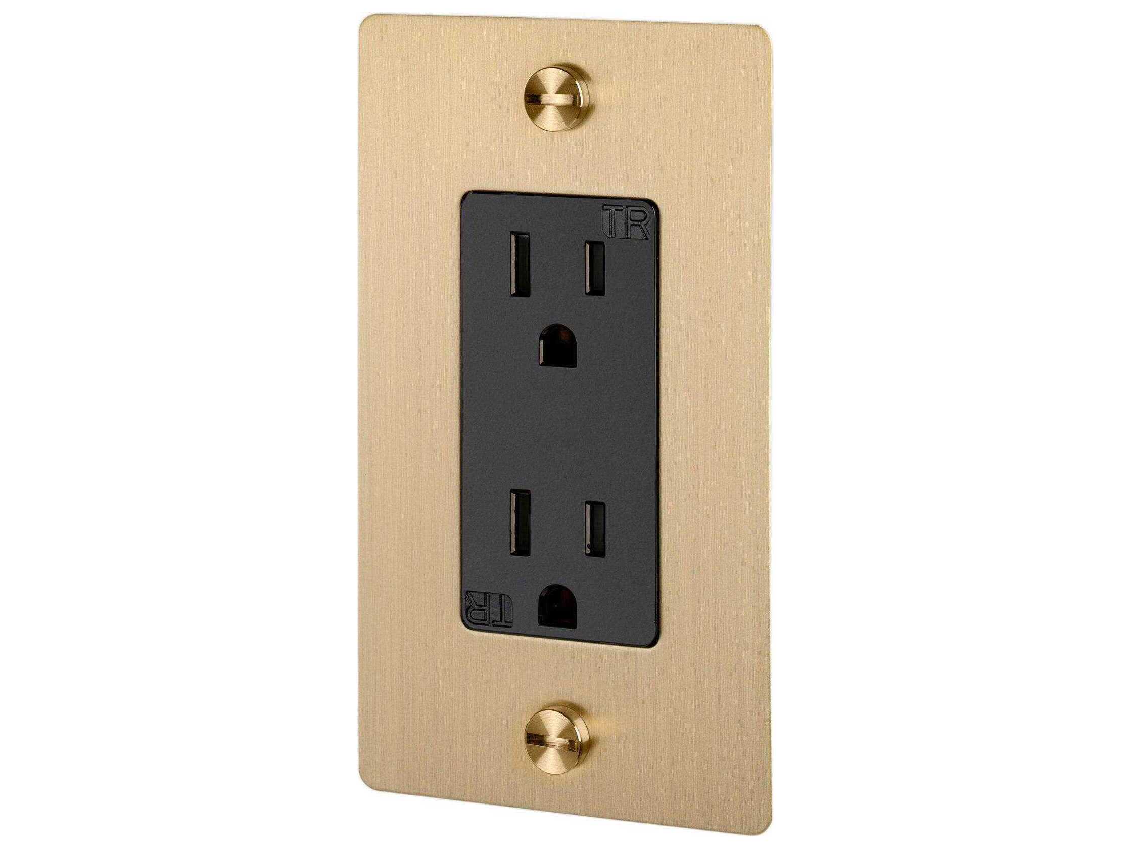 Buster + Punch 1G Brass Outlet without B+P Logo