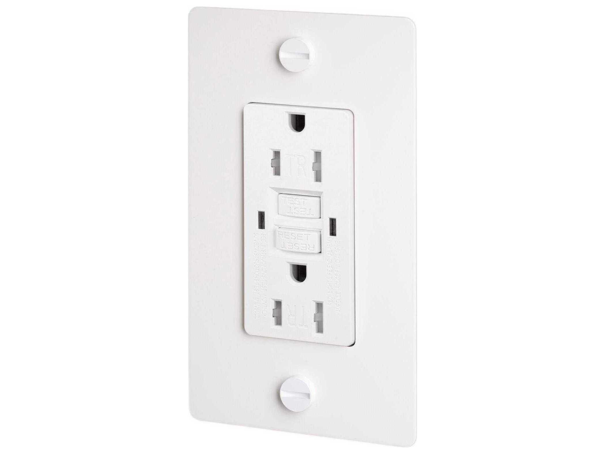 Buster + Punch 1G White Outlet without B+P Logo