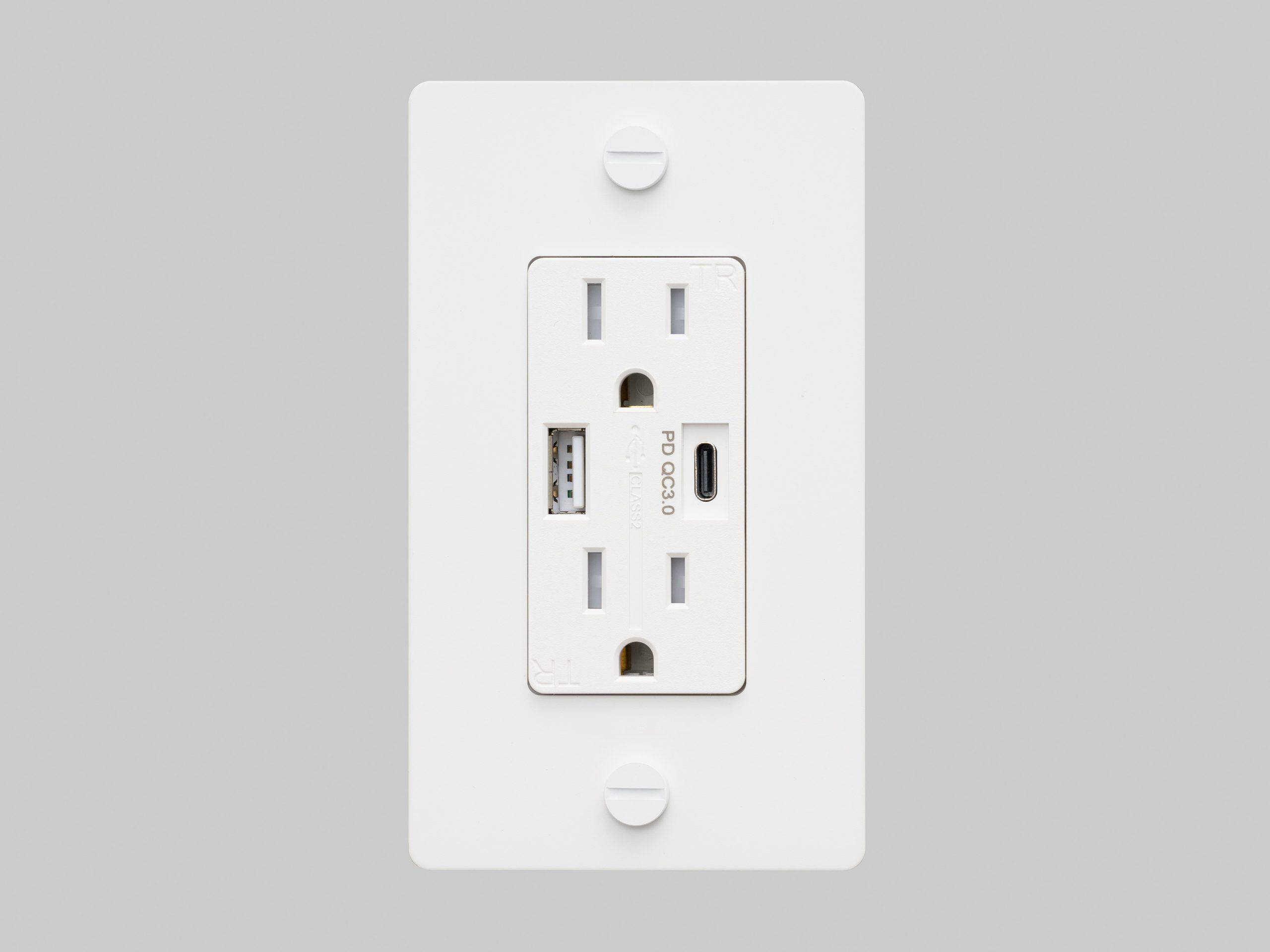 Buster + Punch 1G White Outlet without B+P Logo